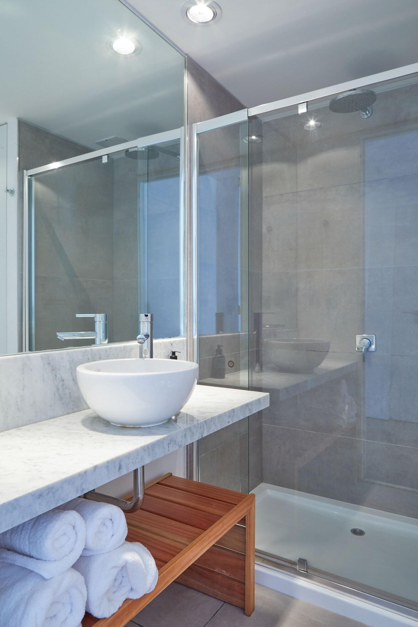 Studio Queen Size Bed