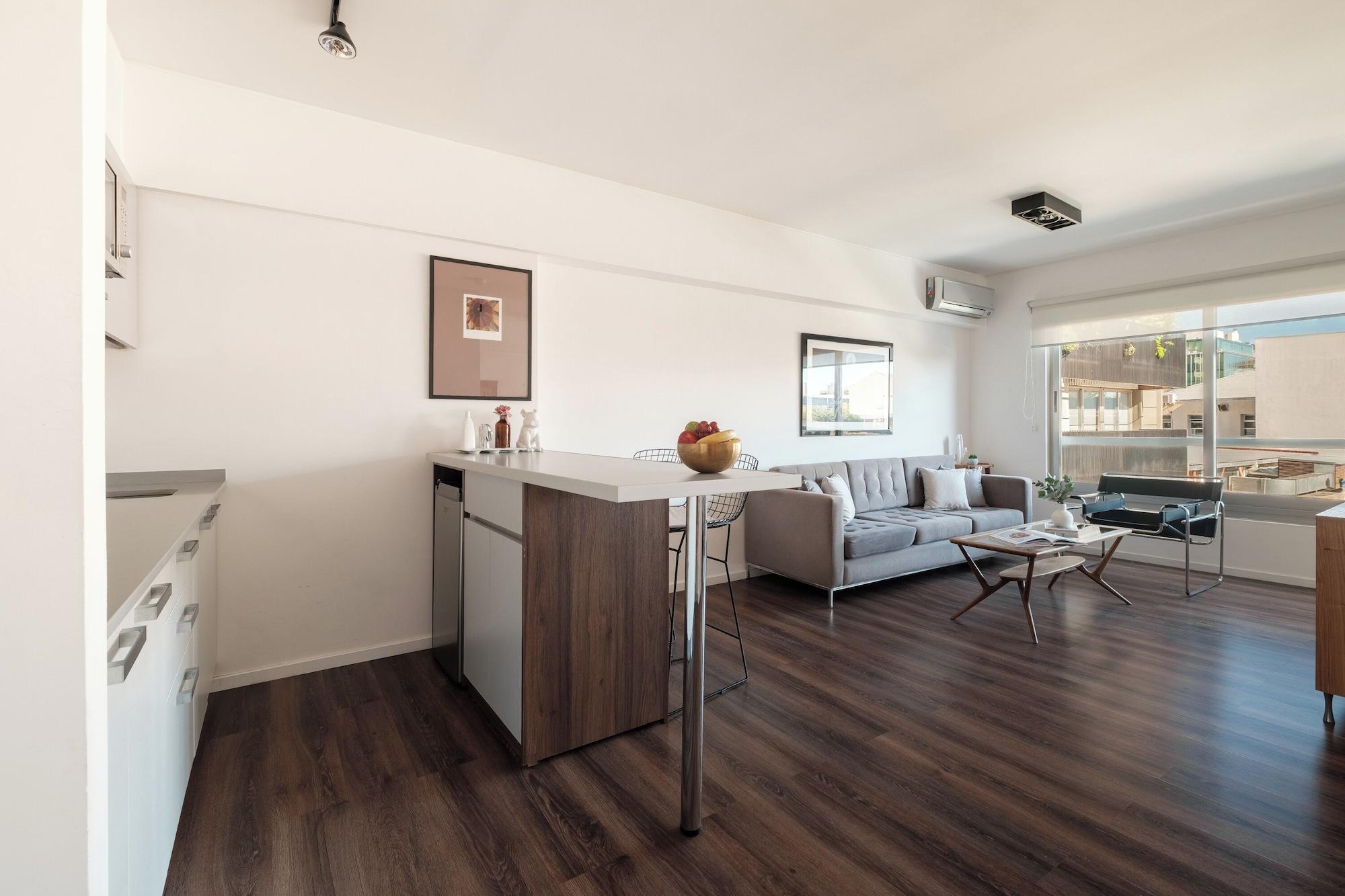 Studio Queen Size Bed