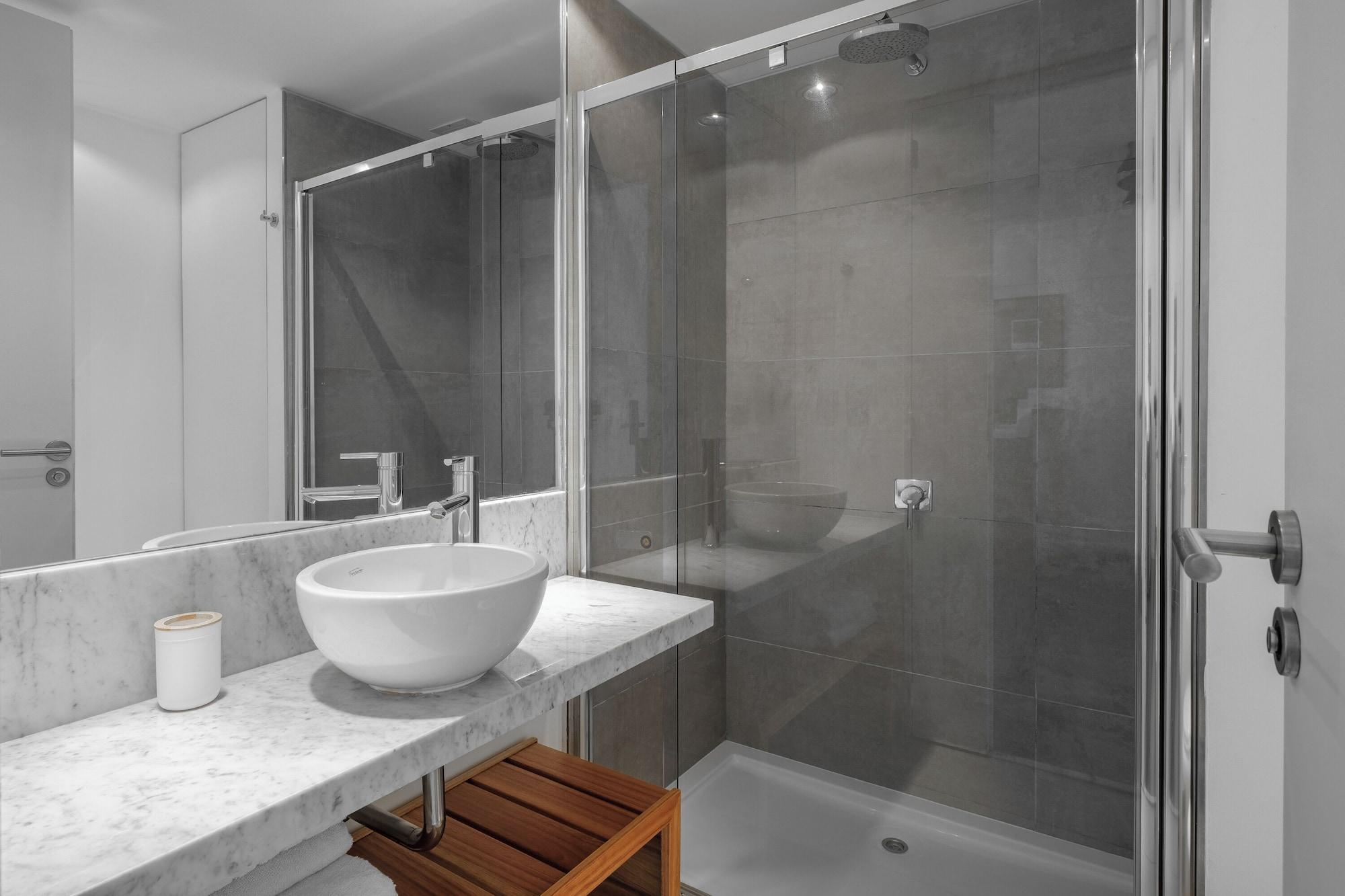 Studio Queen Size Bed