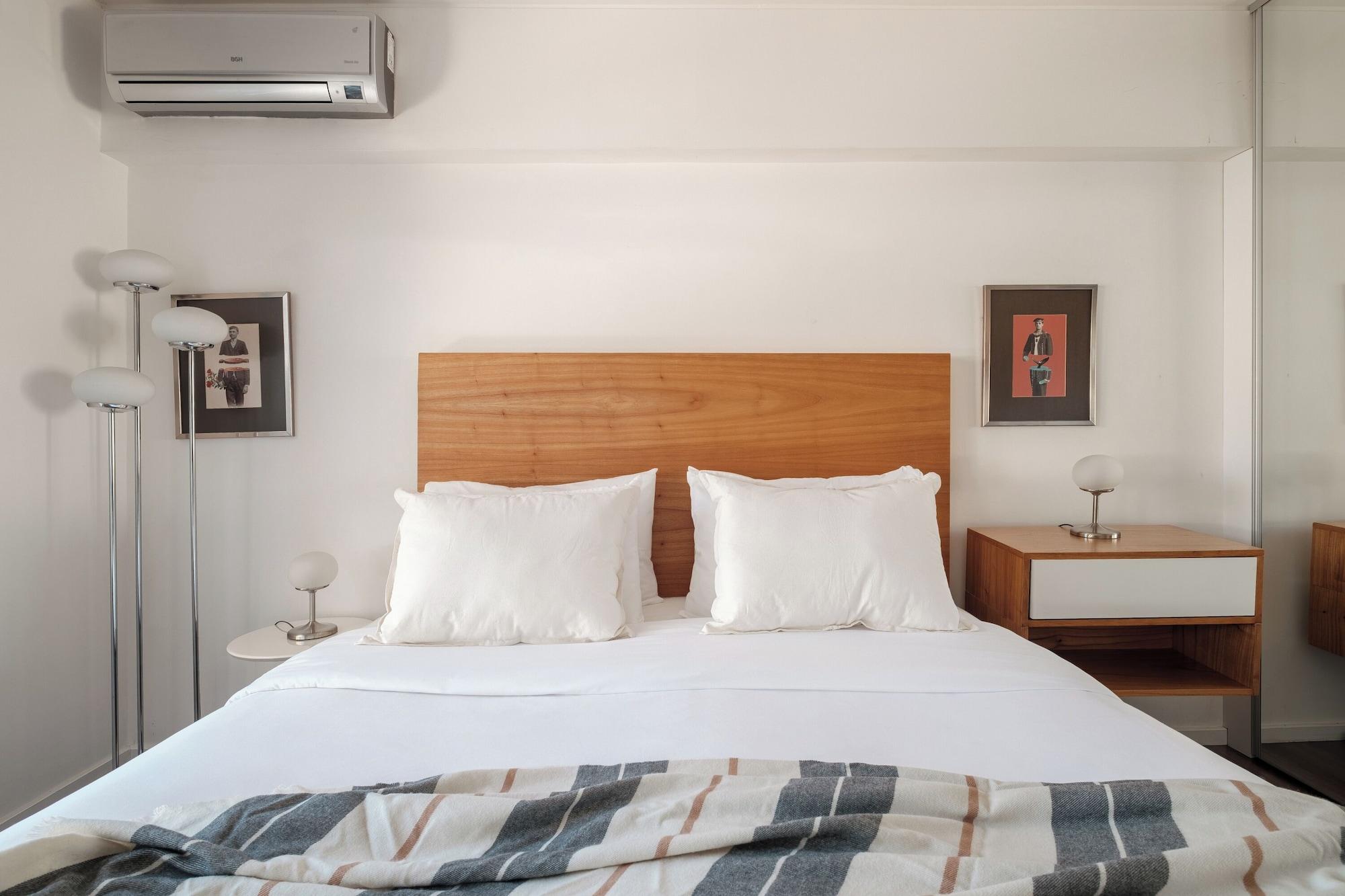 Studio Queen Size Bed