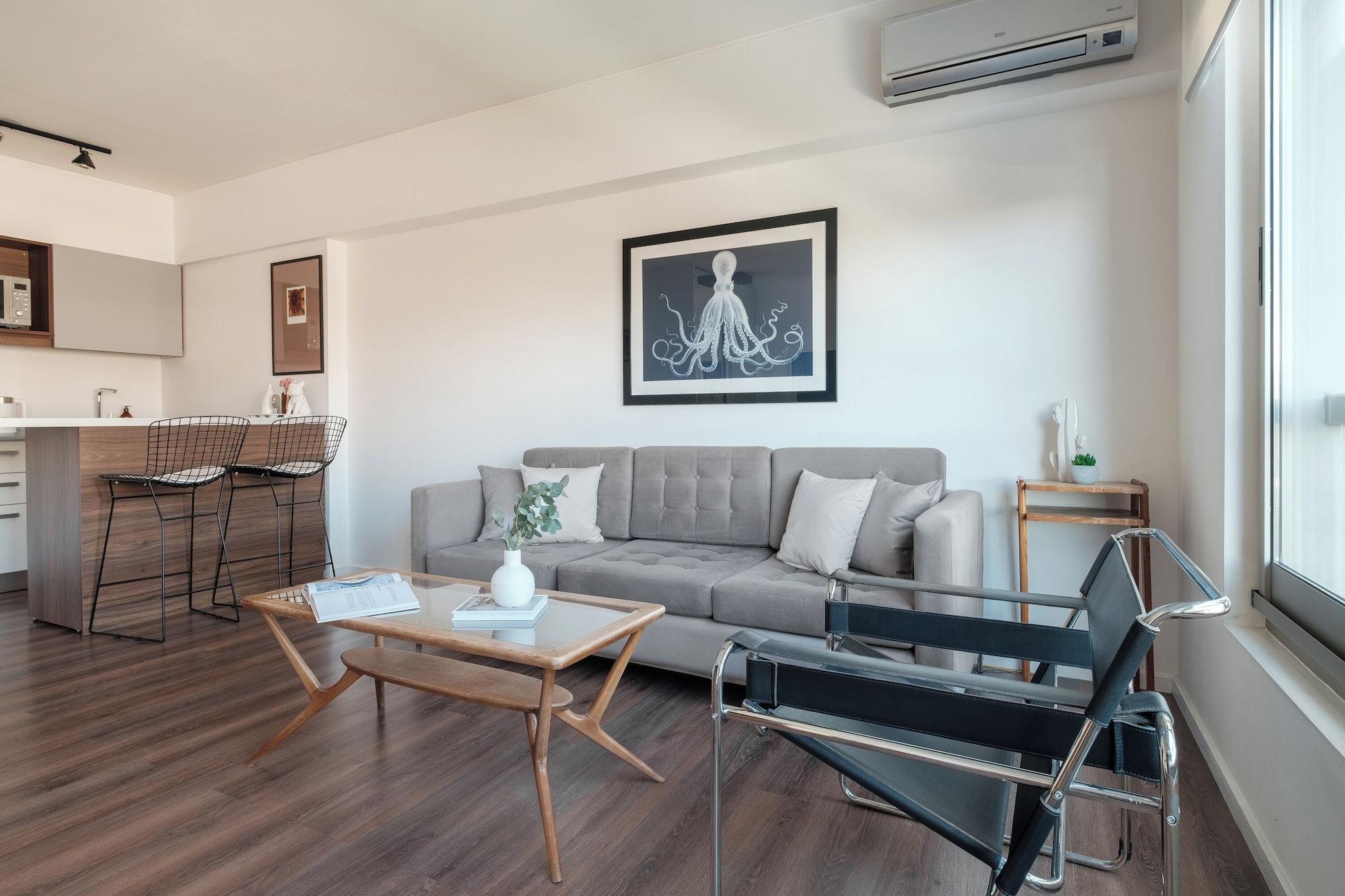 Studio Queen Size Bed