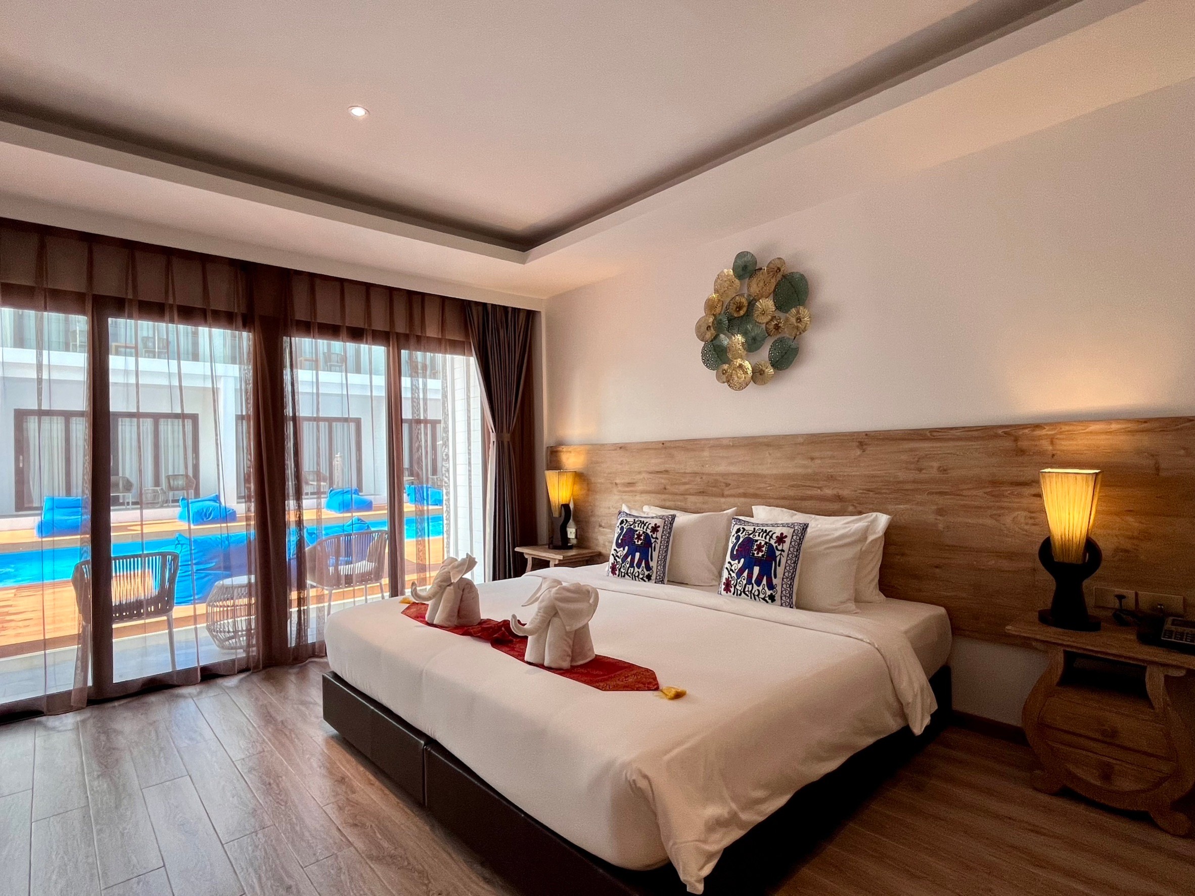 Double Deluxe Pool View