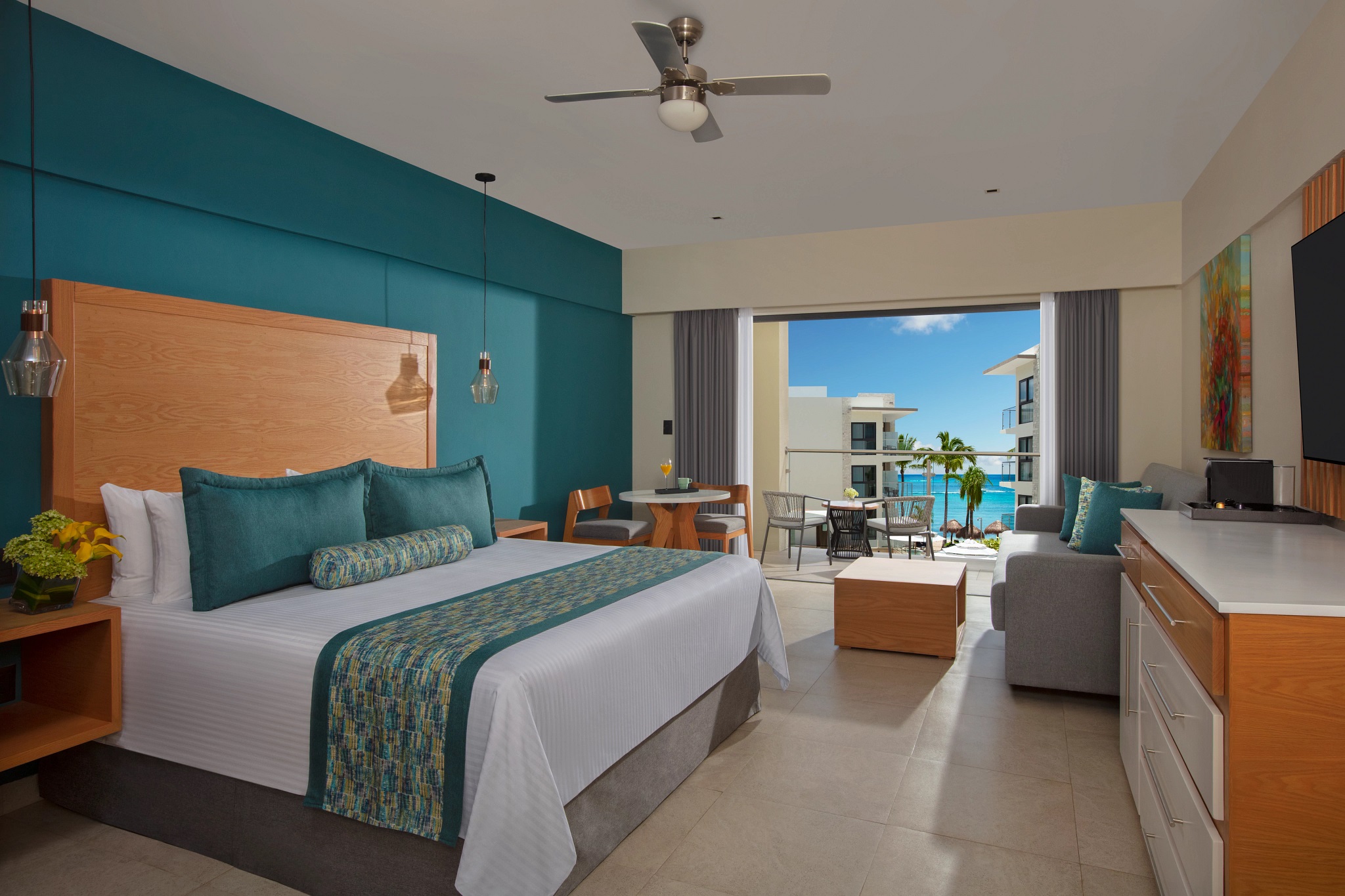 Junior Suite Ocean View King Bed