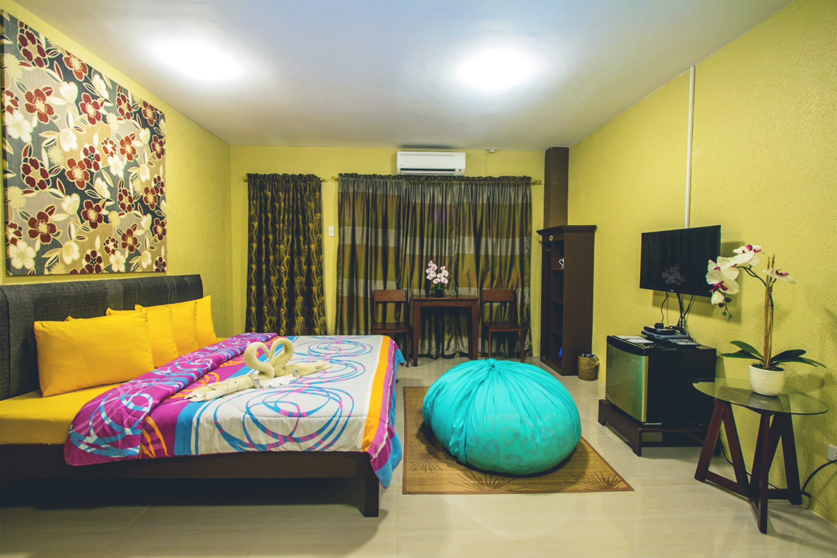 Double or Twin Deluxe Partial Ocean View