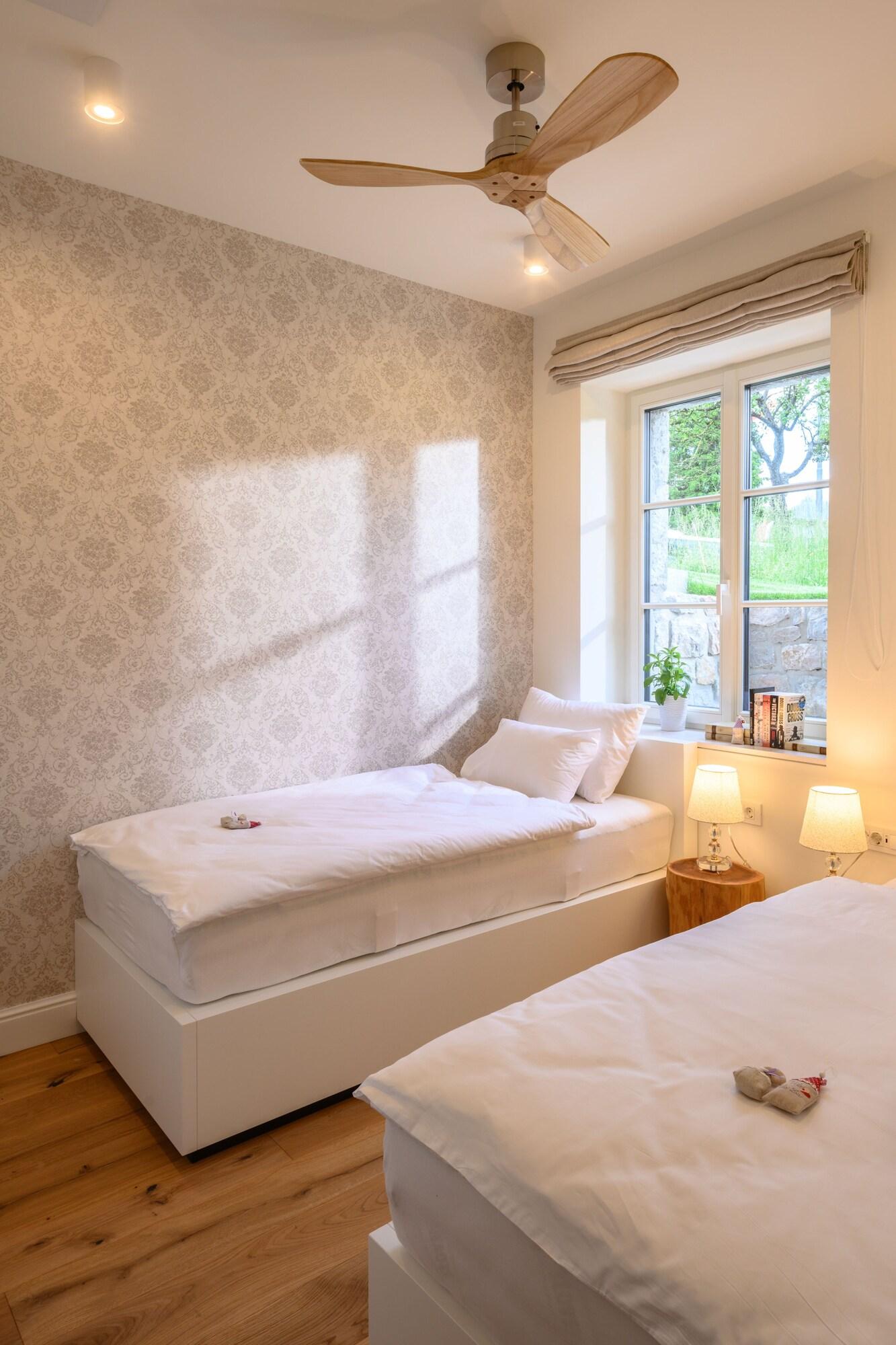 Apartment Garden View King Bed