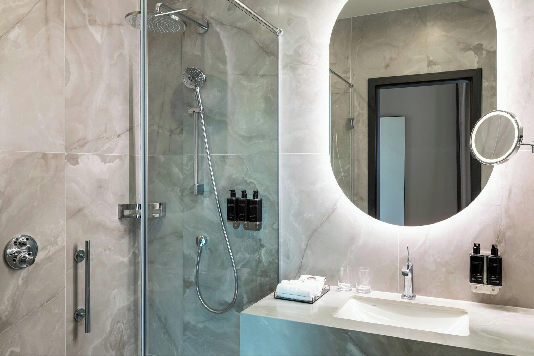 Junior Suite King Bed Non Smoking