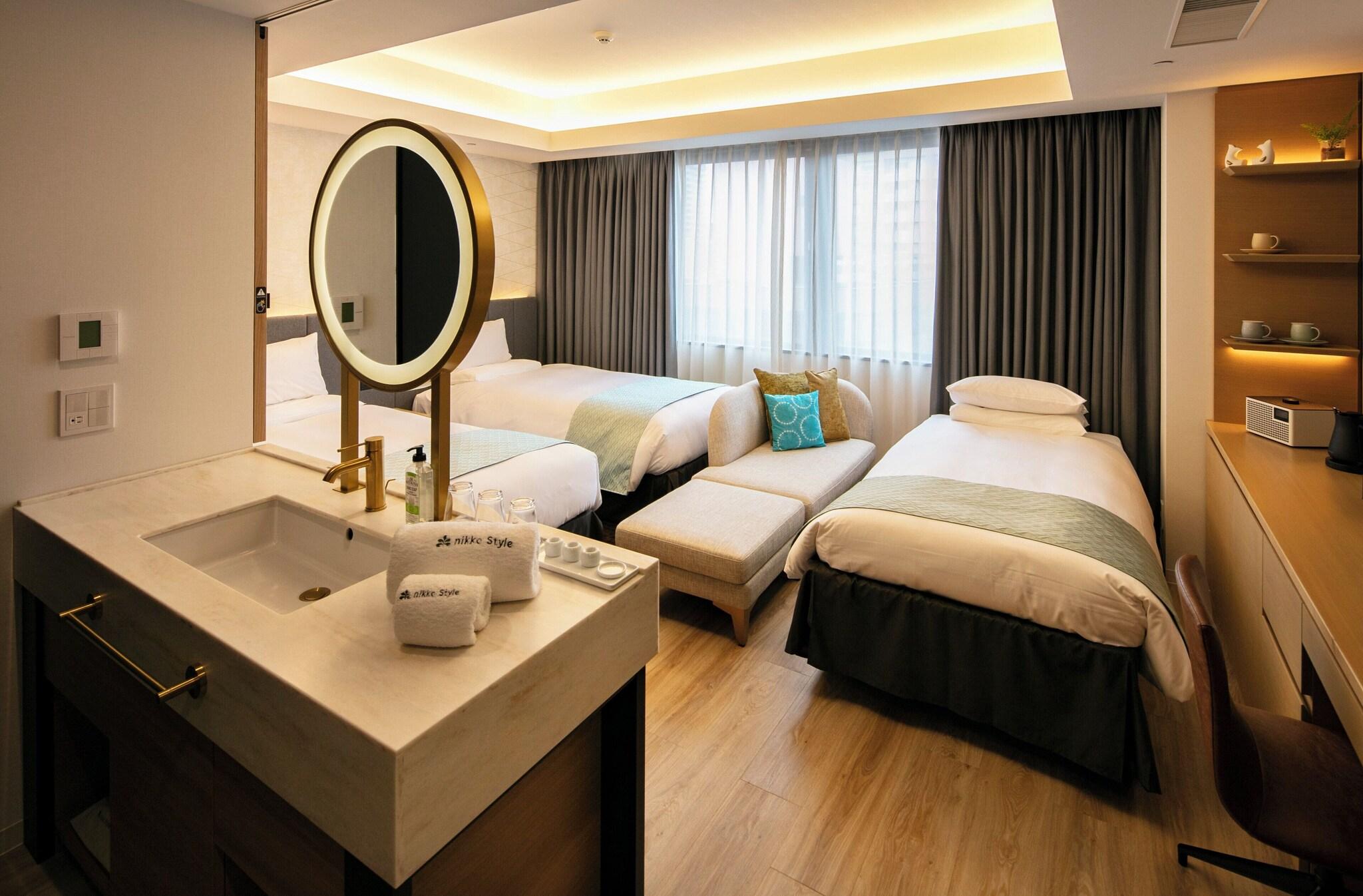 Triple Deluxe Two Beds