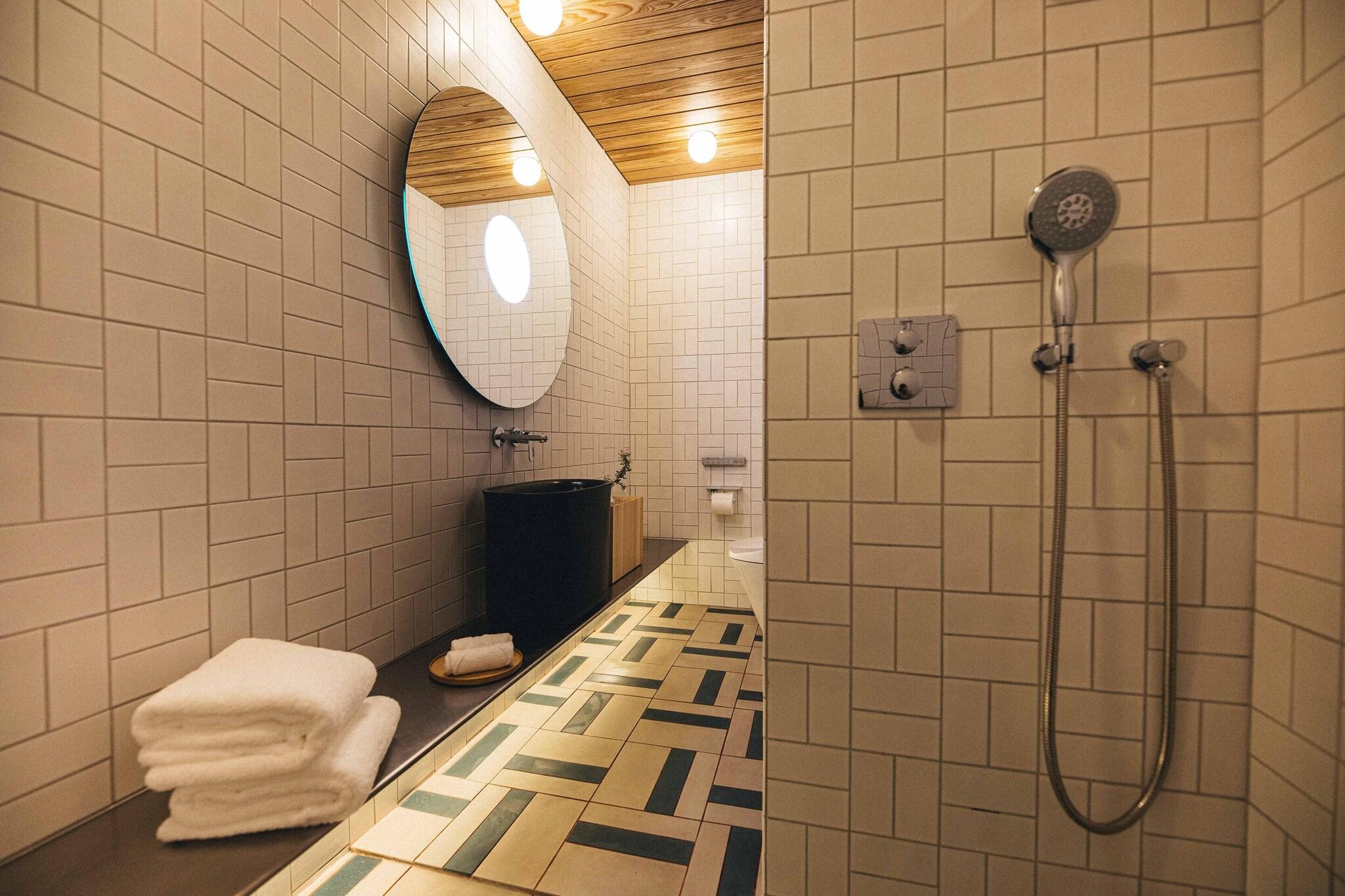 Double King Bed Non Smoking