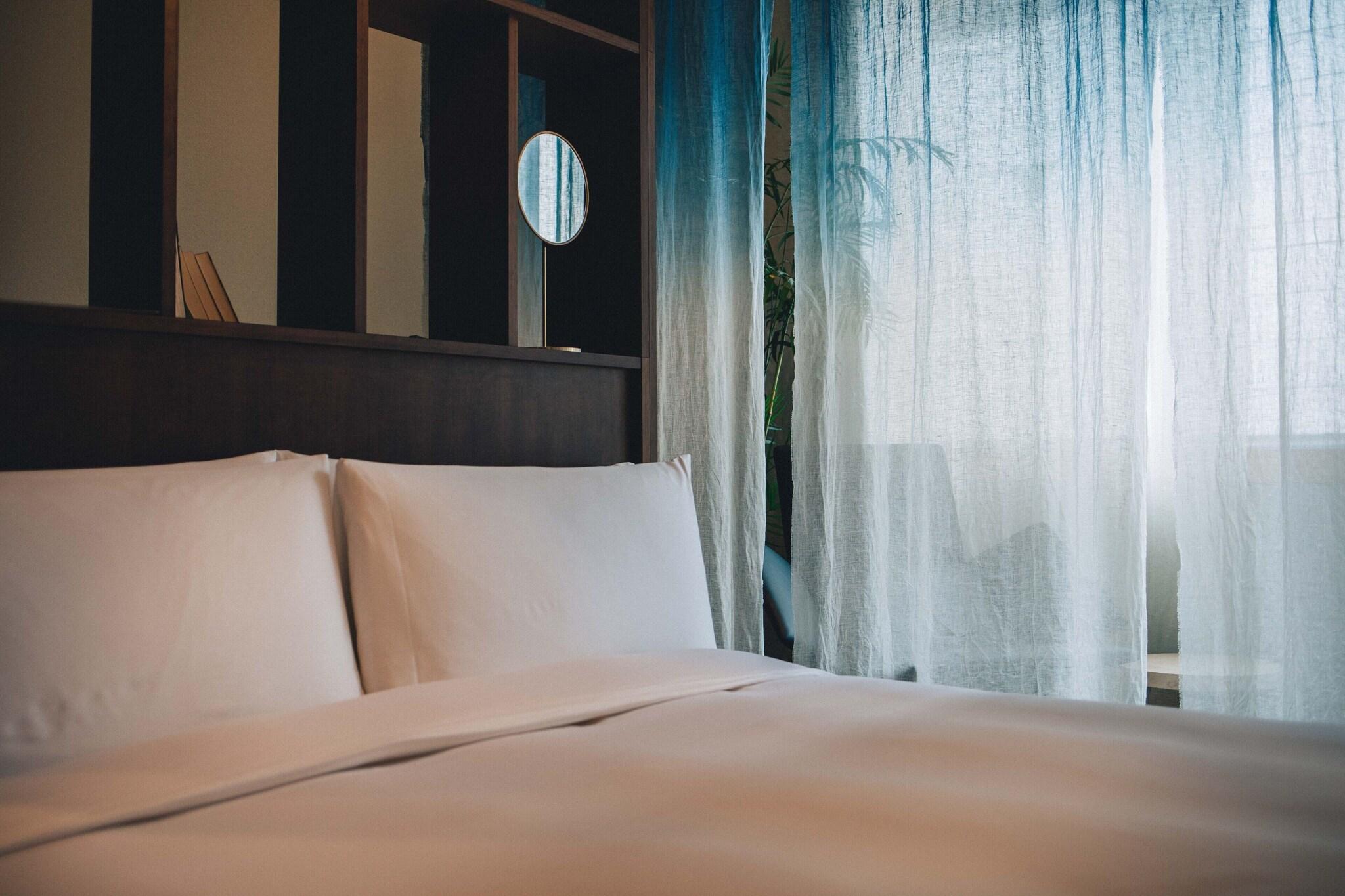 Double King Bed Non Smoking