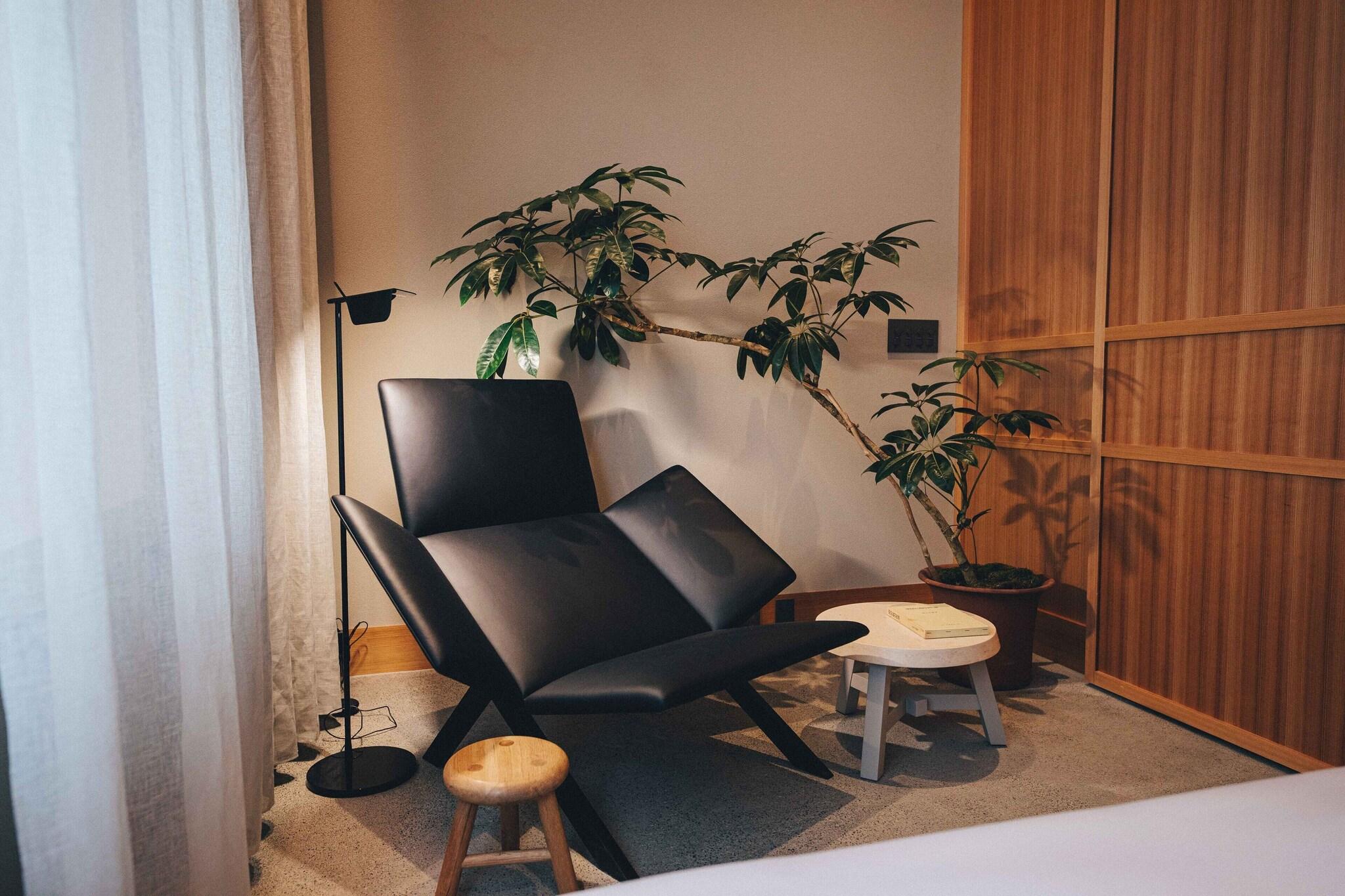 Studio Queen Bed Non Smoking