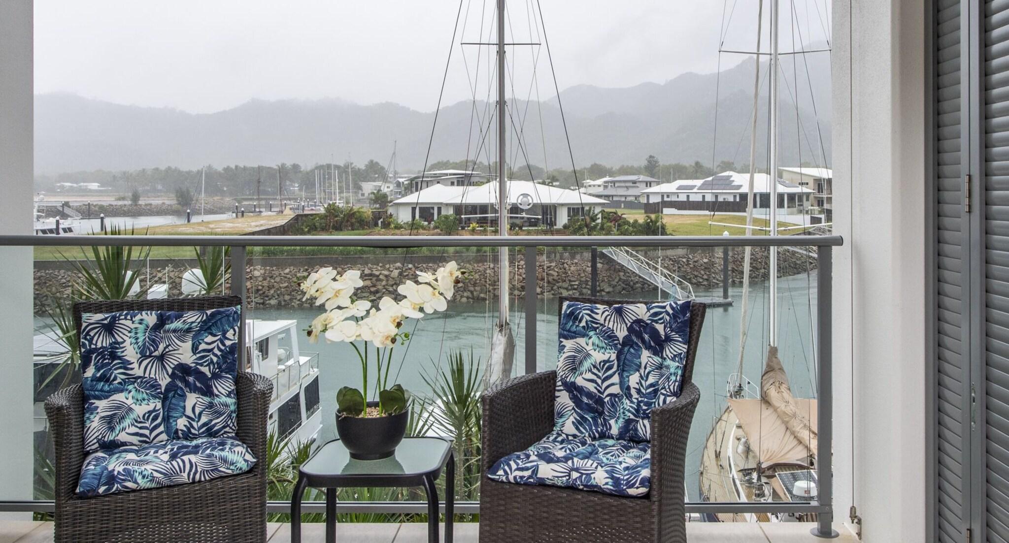 Studio Classic King Bed