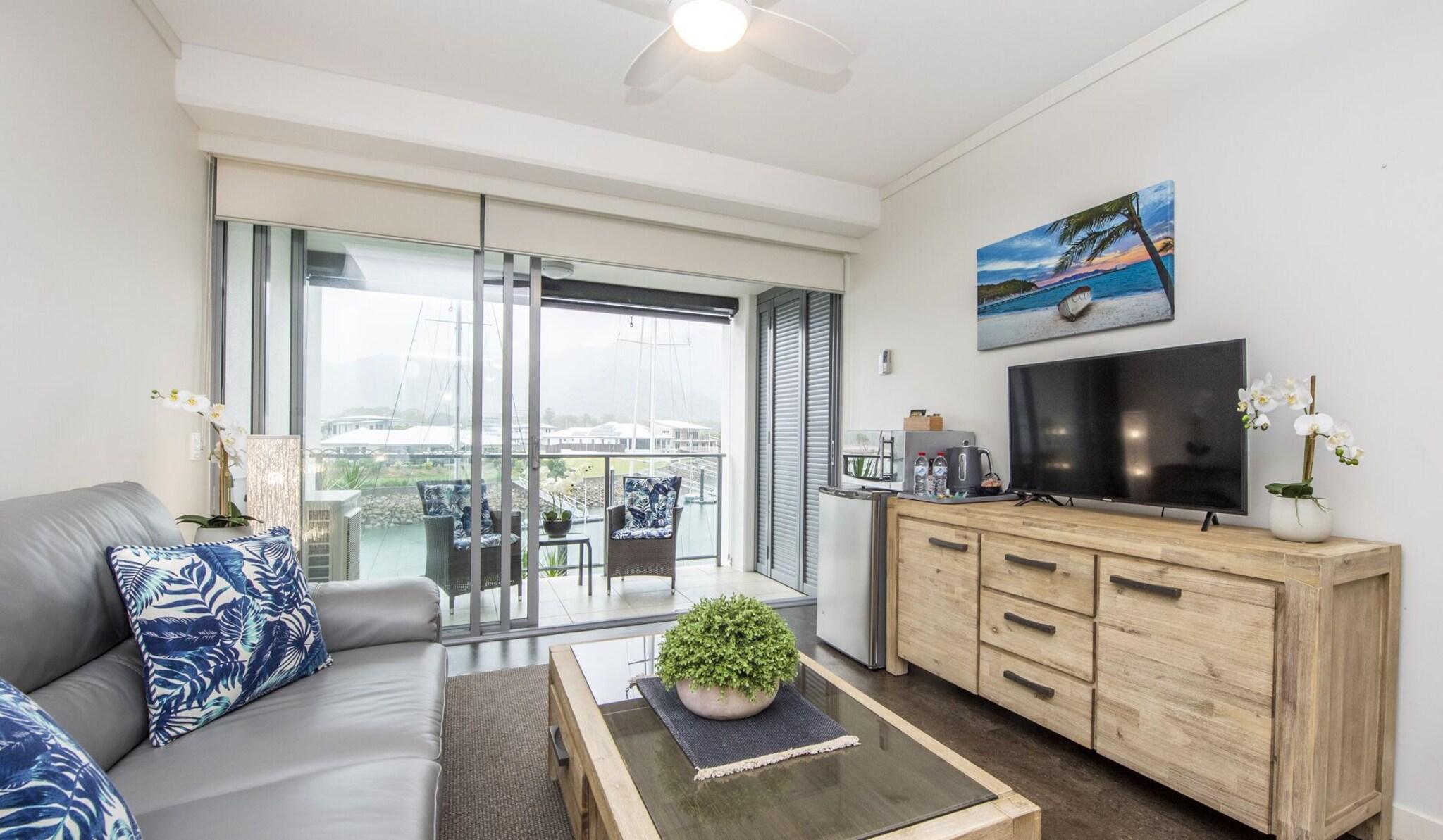 Studio Classic King Bed