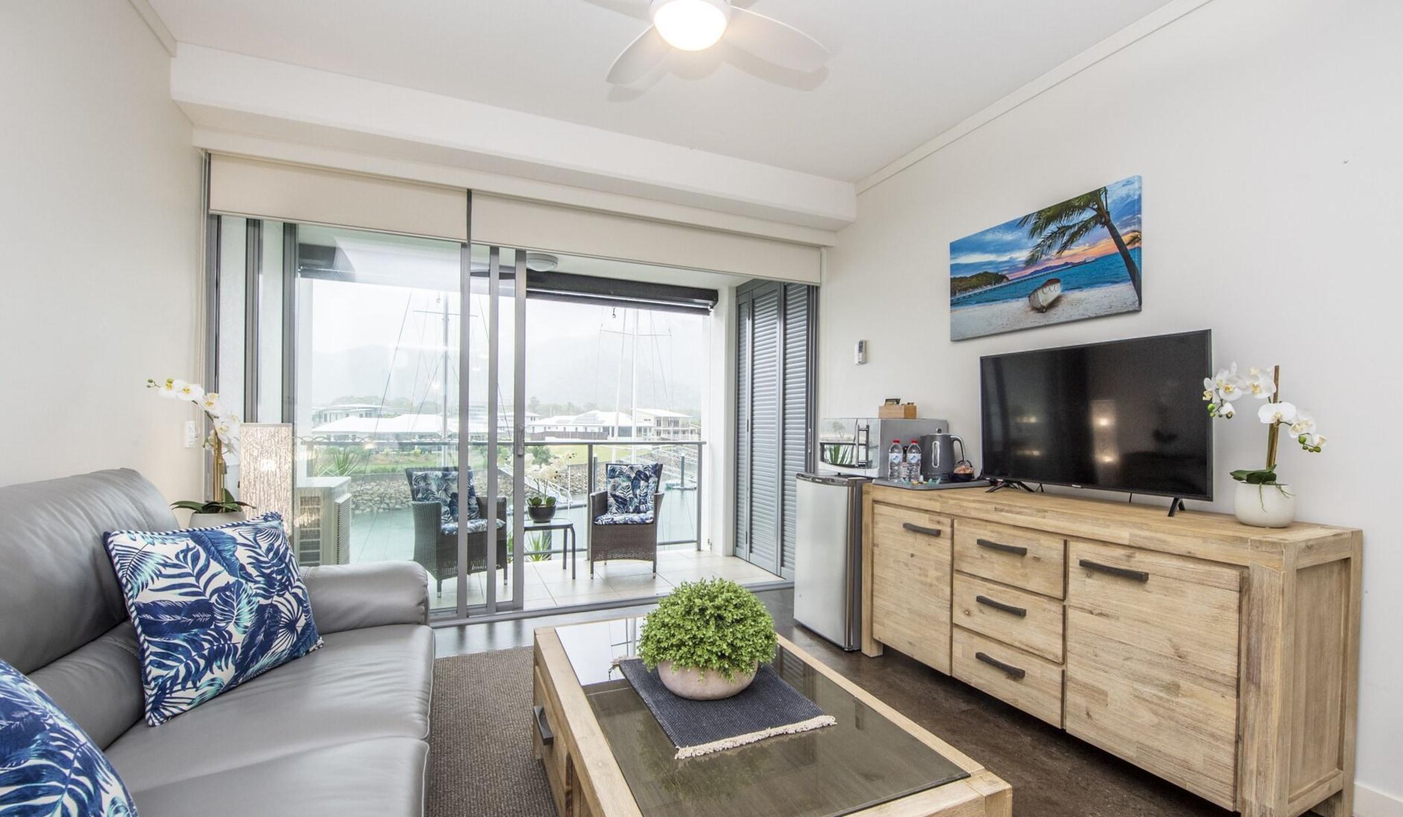 Studio Classic King Bed