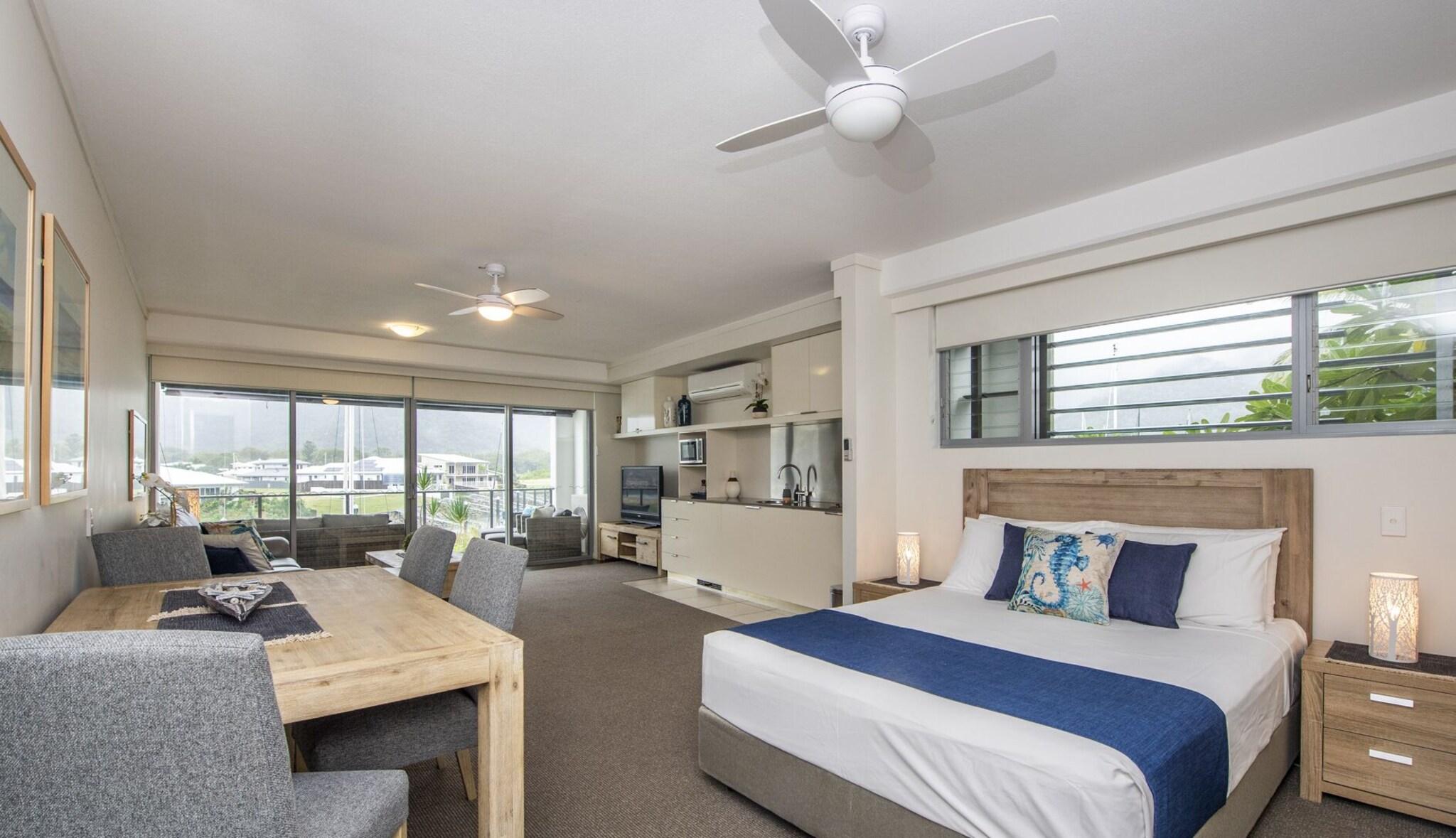 Studio Superior Queen Bed