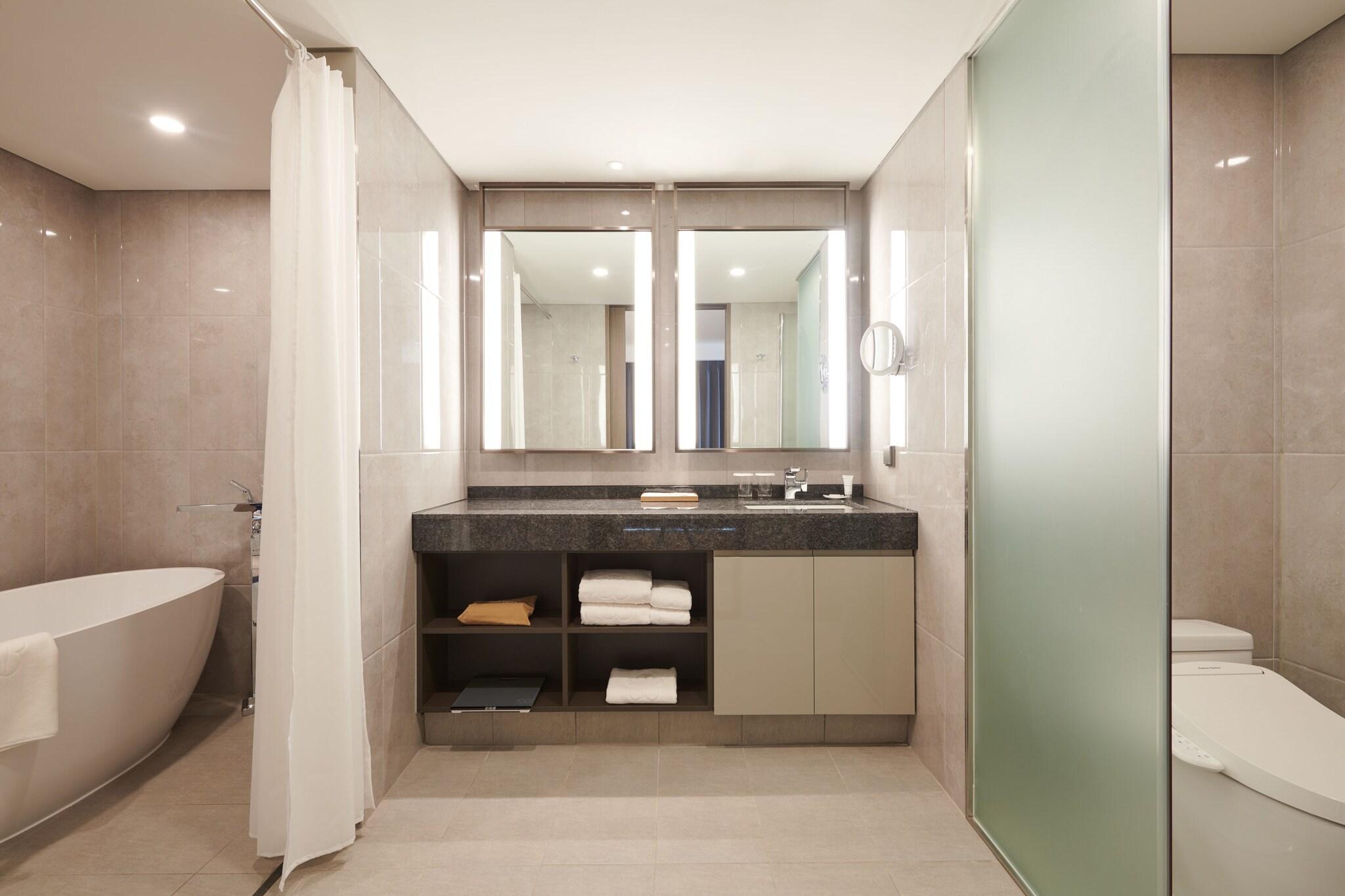 Suite with Double Bed