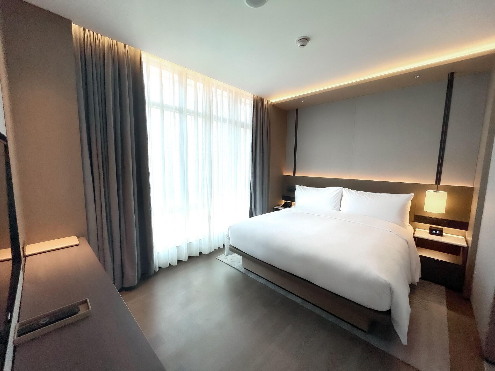 Apartment City View King Bed