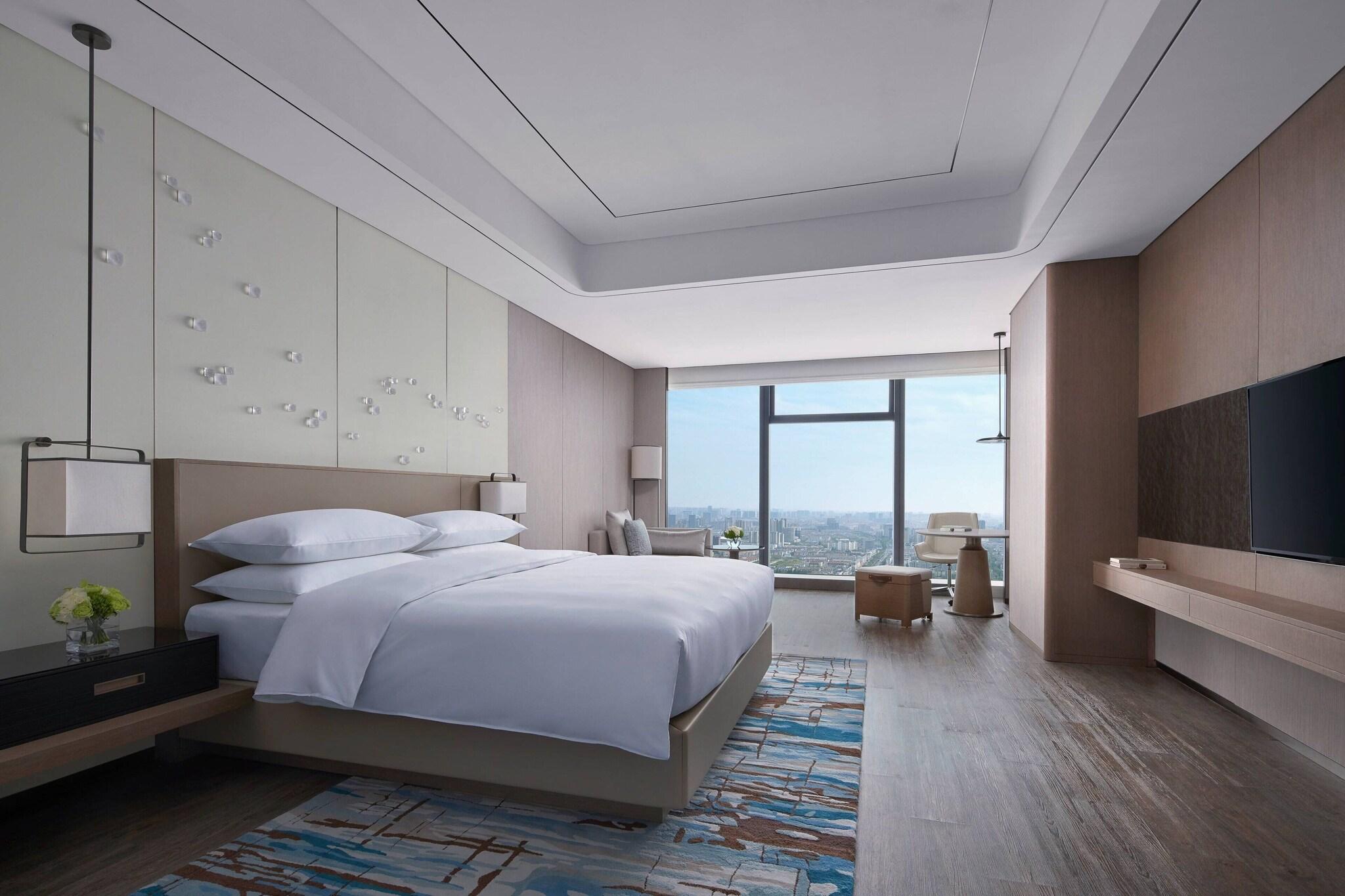 Double Club King Bed