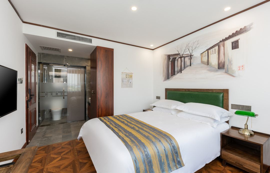 Double Queen Size Bed