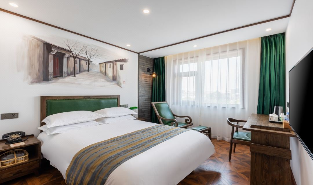 Double Queen Size Bed