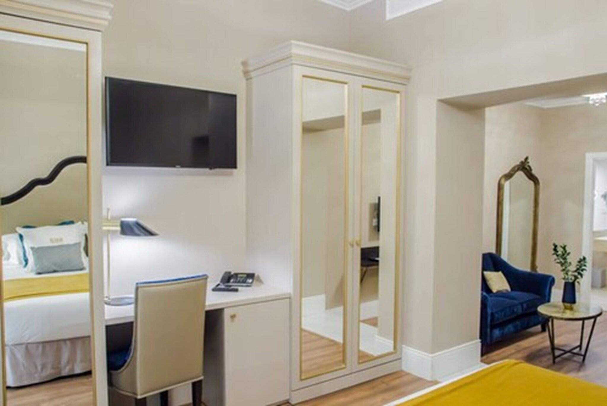 Junior Suite King Size Bed