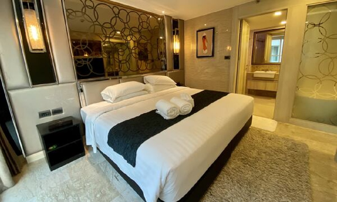 Junior Suite City View King Bed