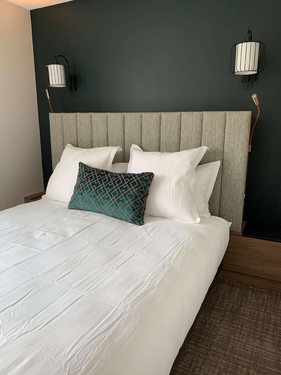 Apartment Queen Size Bed