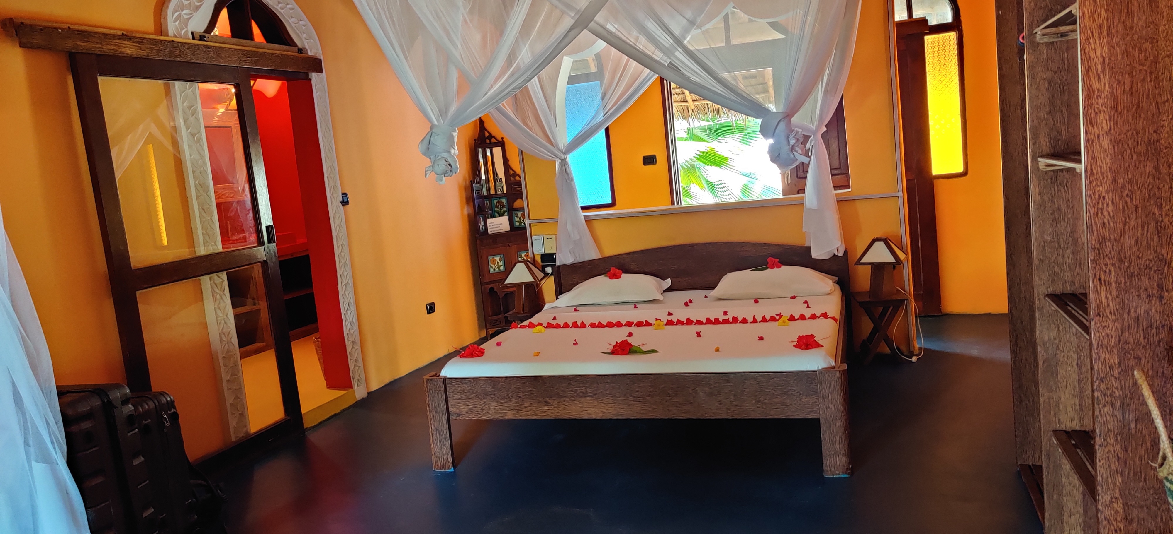 Junior Suite One Bedroom with Air Conditioning