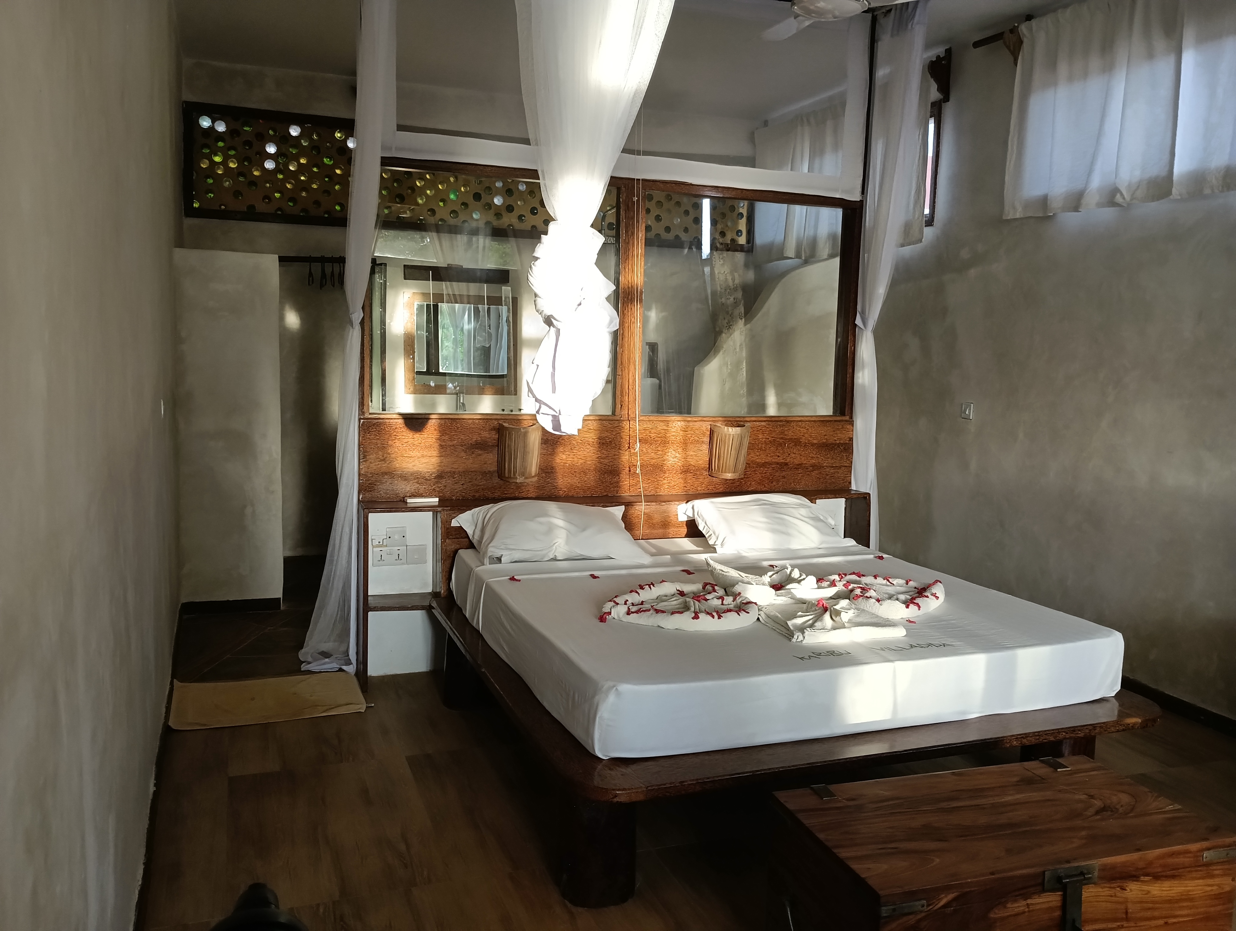 Junior Suite Ocean Front King Bed