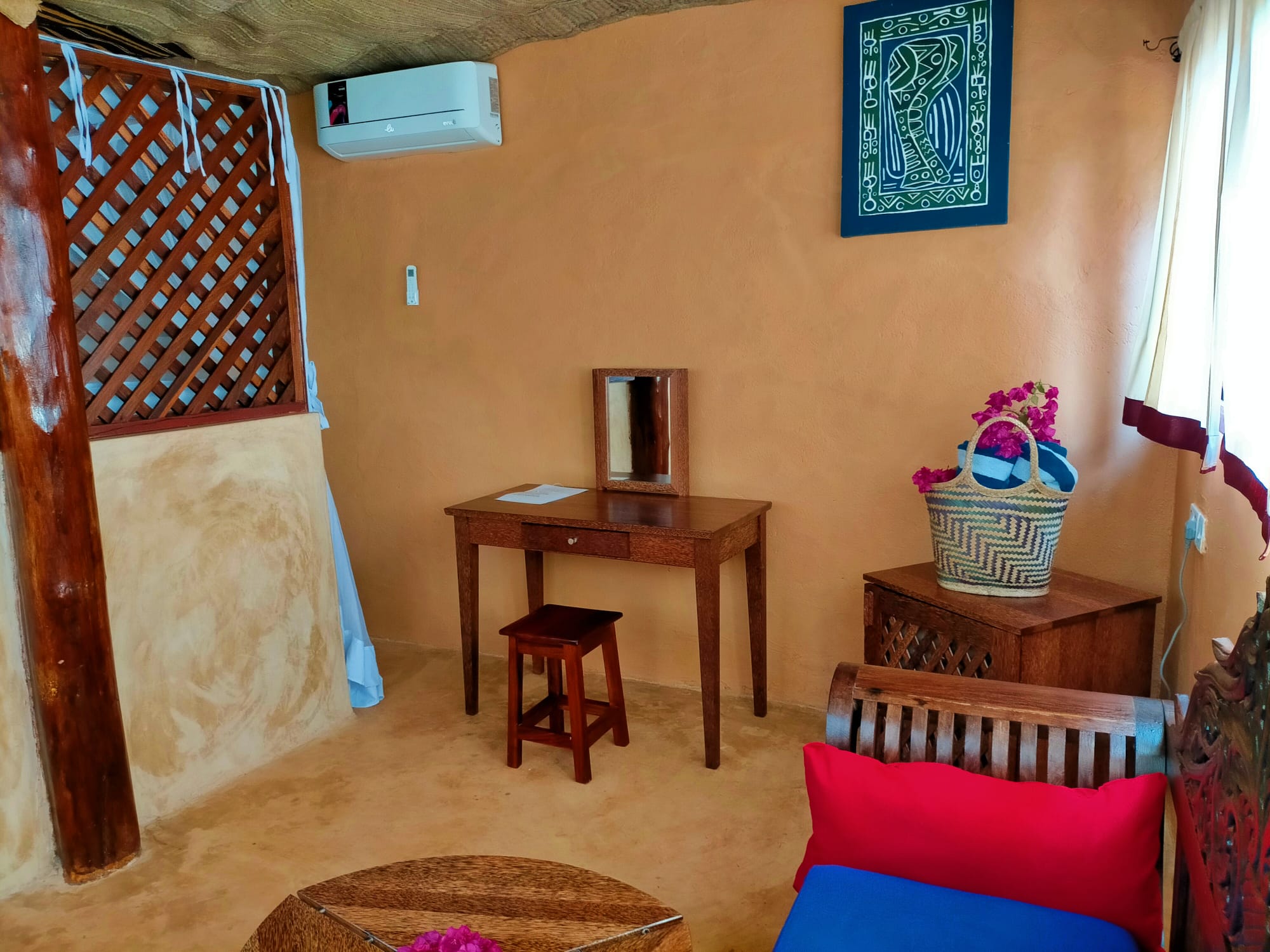 Lodge Ocean View Queen Bed