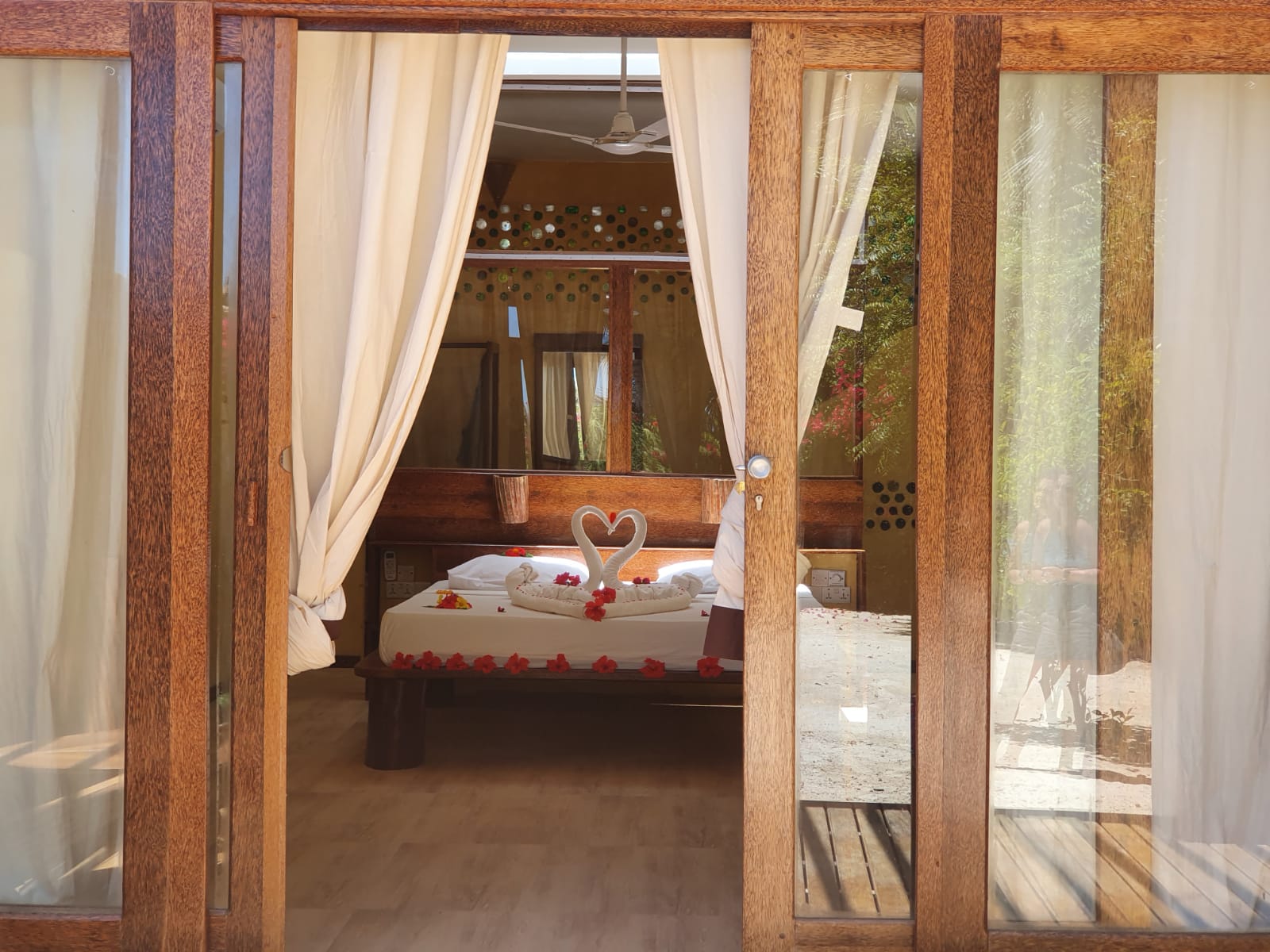 Junior Suite Ocean Front King Bed