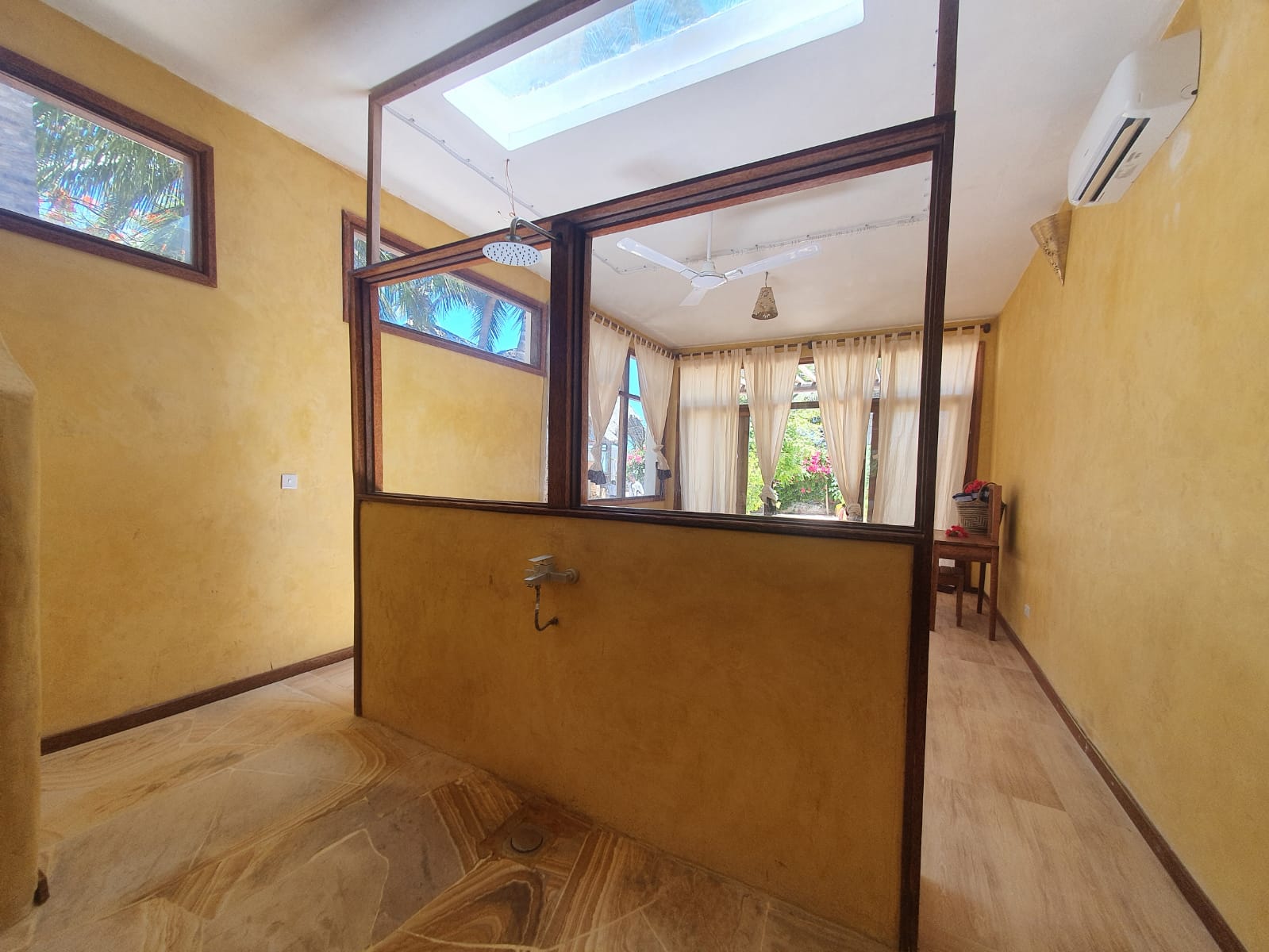 Junior Suite Ocean Front King Bed