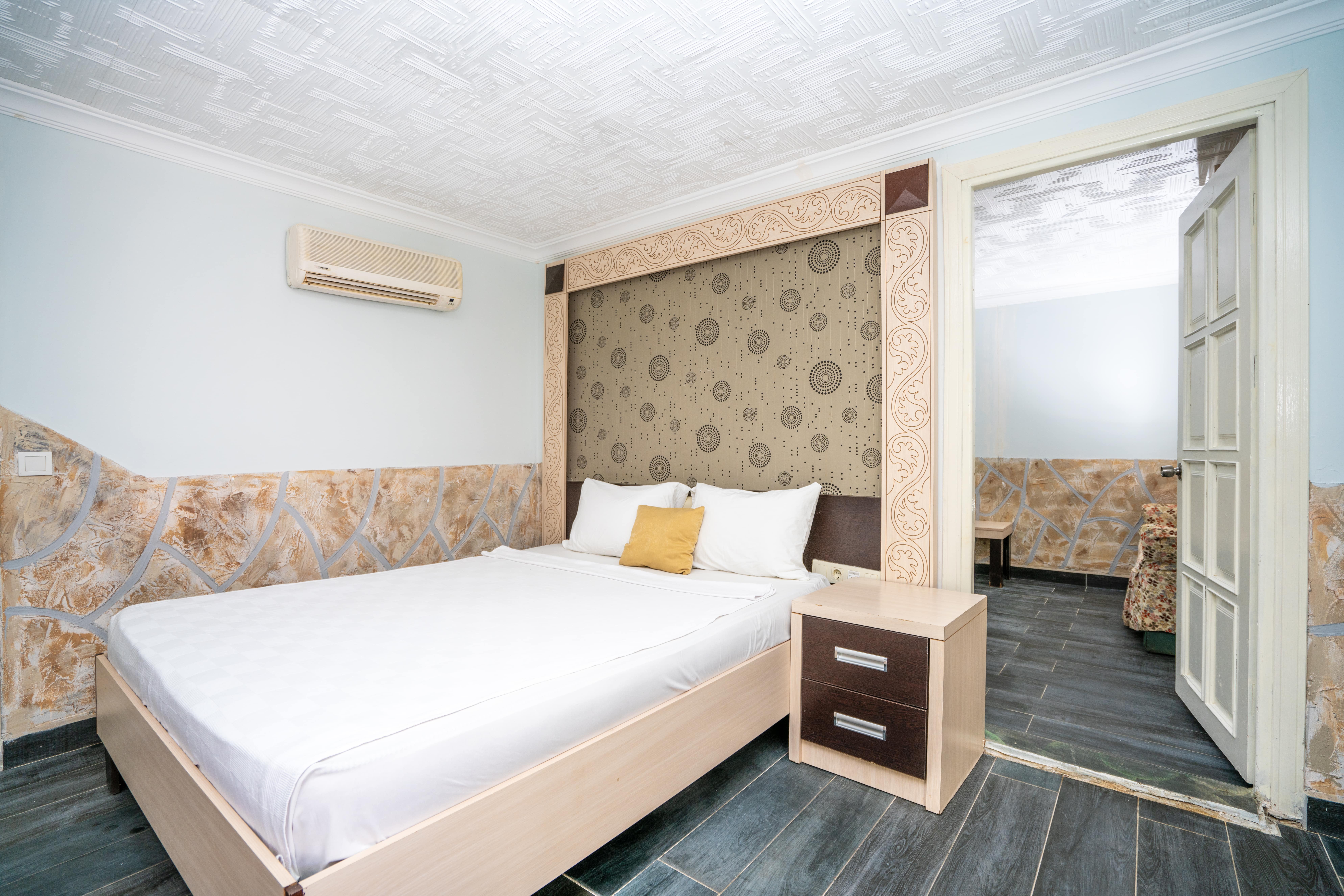 Family Room Capacity 5