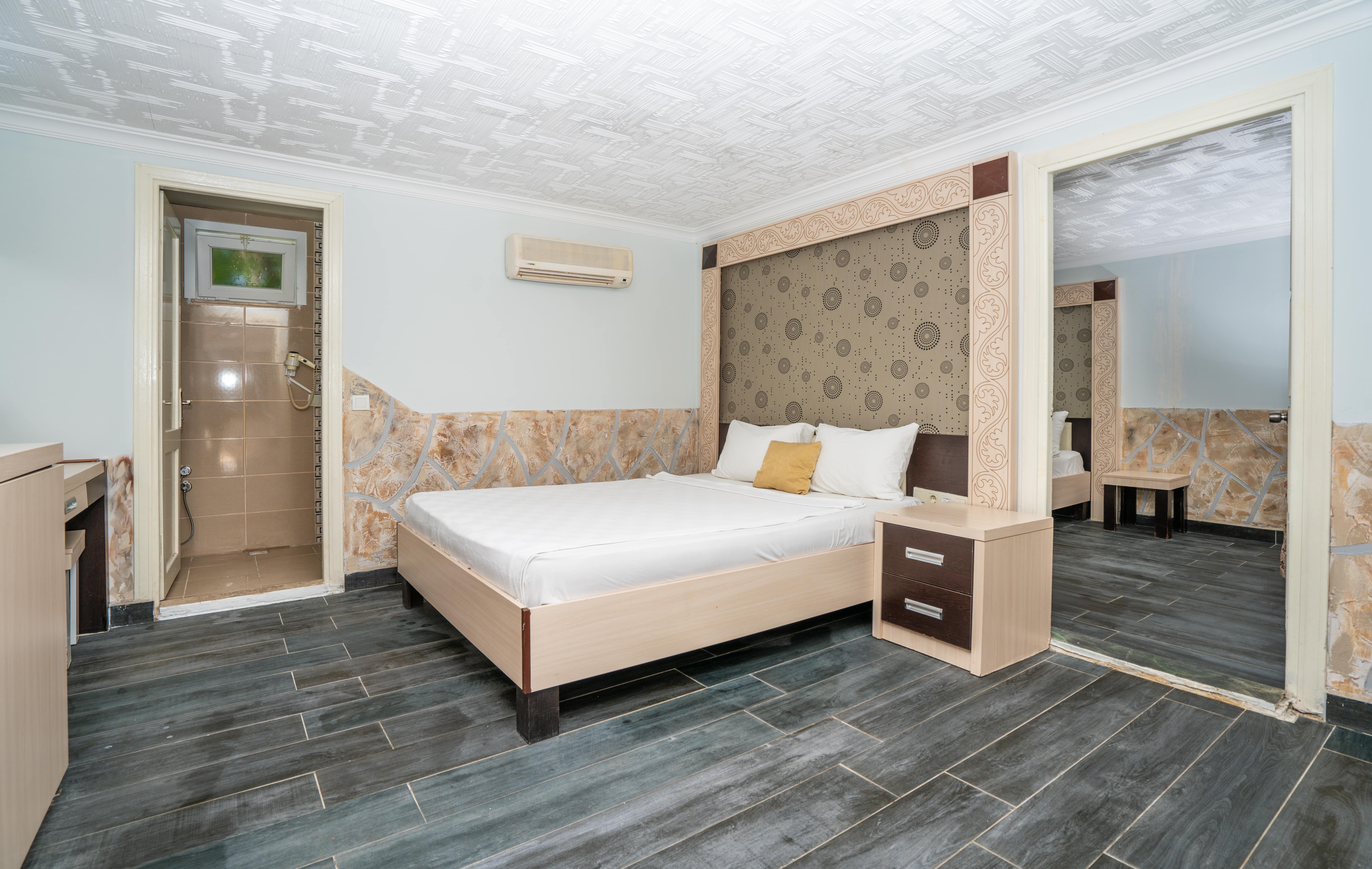 Family Room Capacity 5