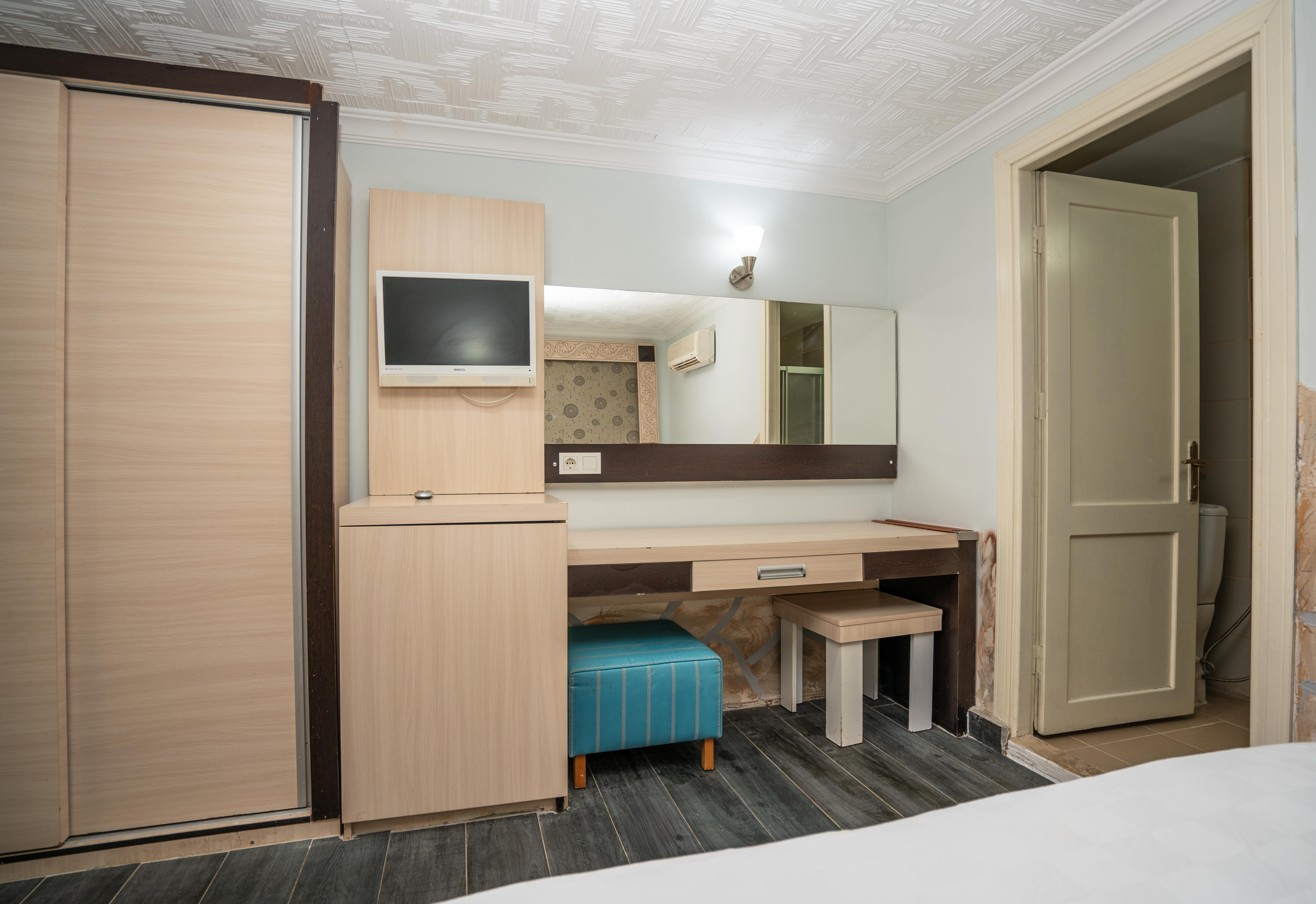 Family Room Capacity 5