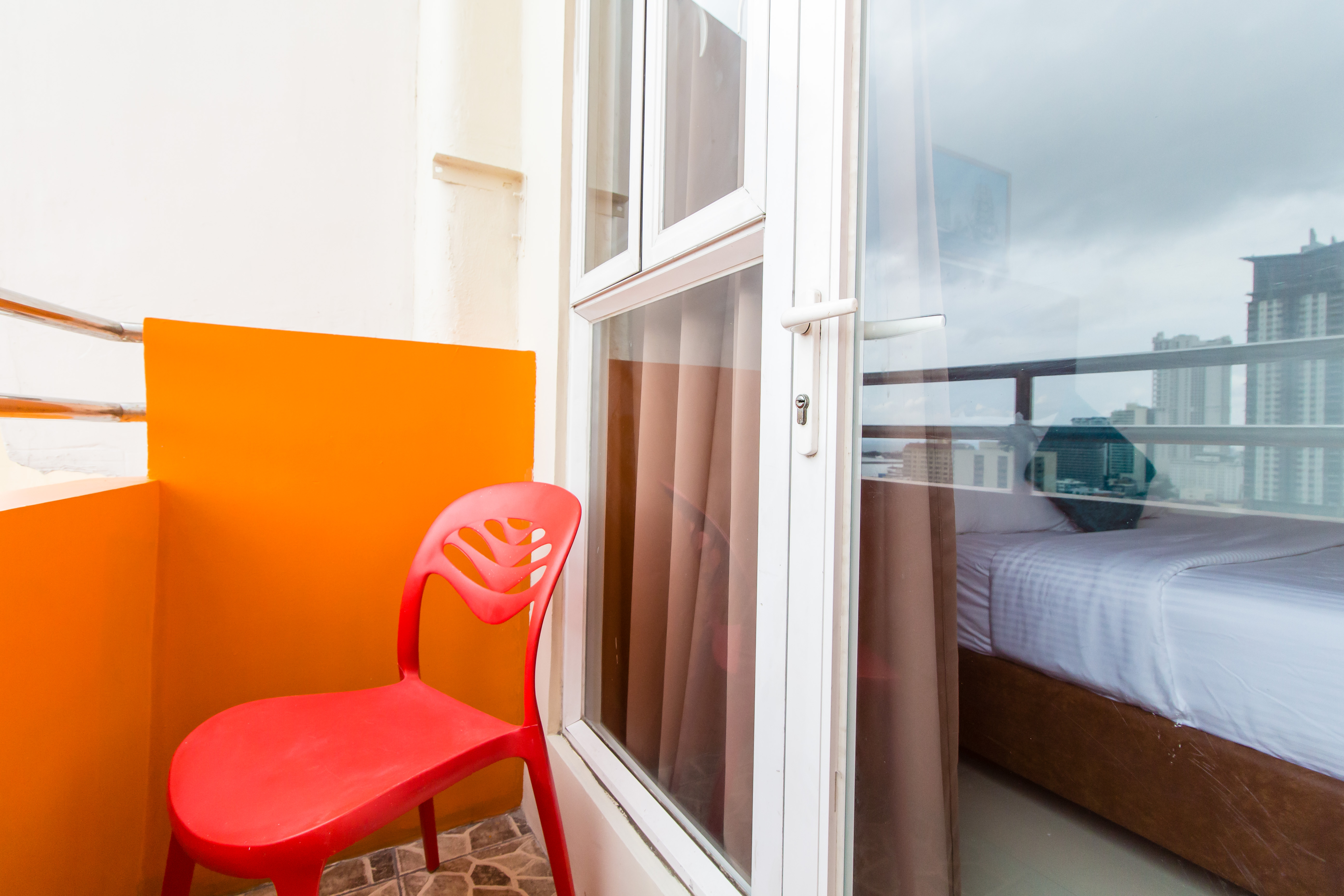 Studio Deluxe Queen Bed