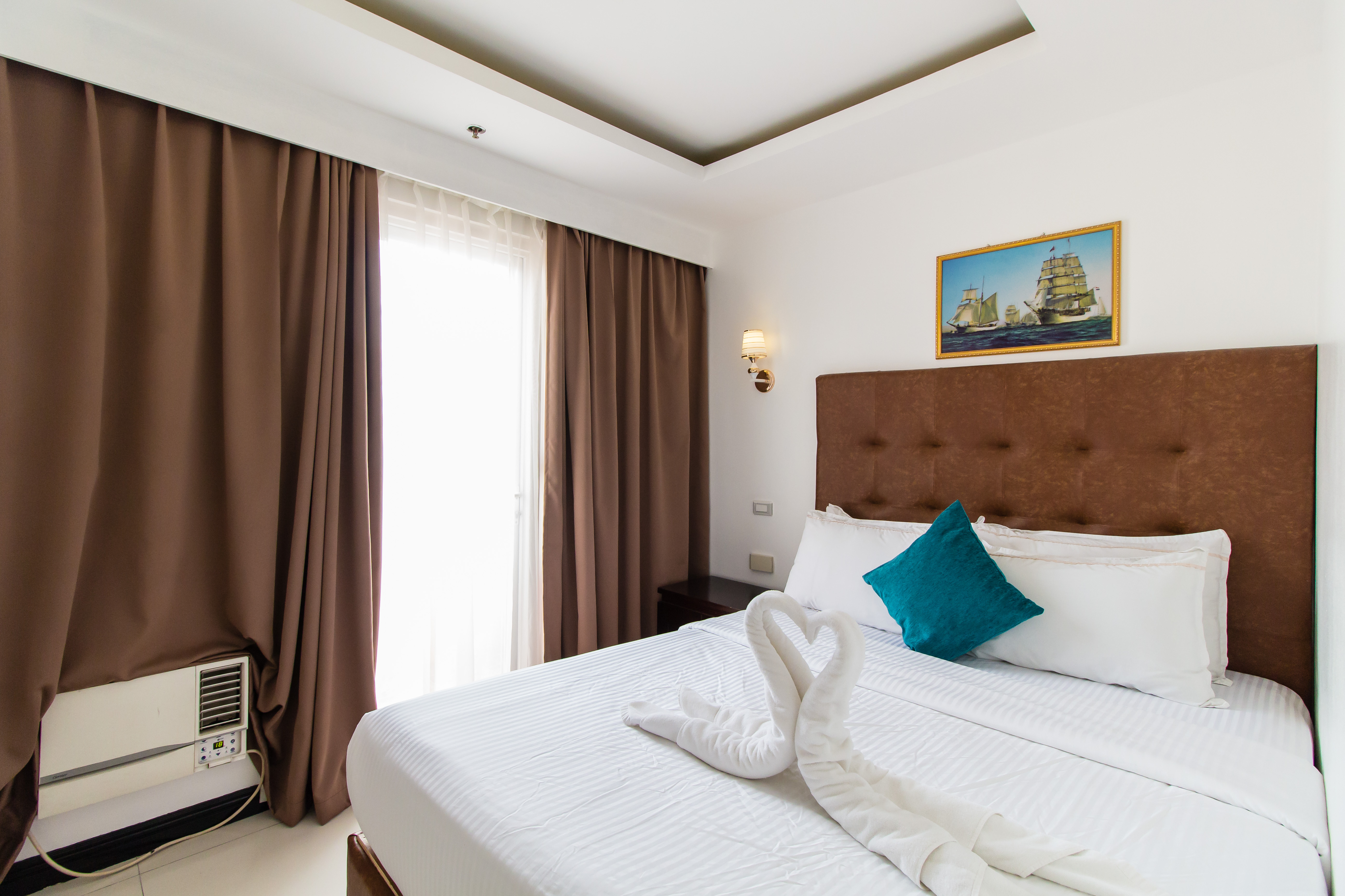 Studio Deluxe Queen Bed