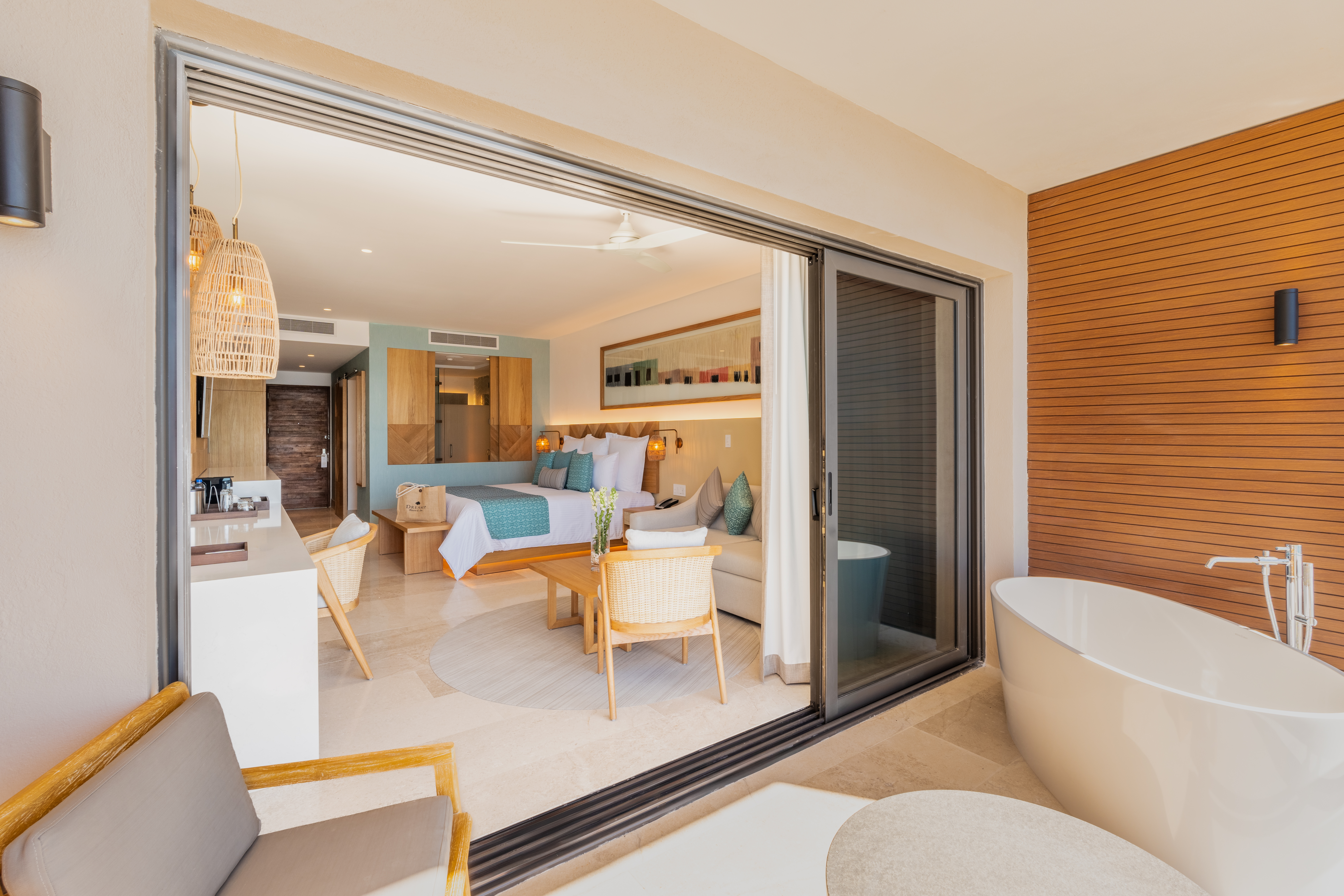 Single Deluxe Premium