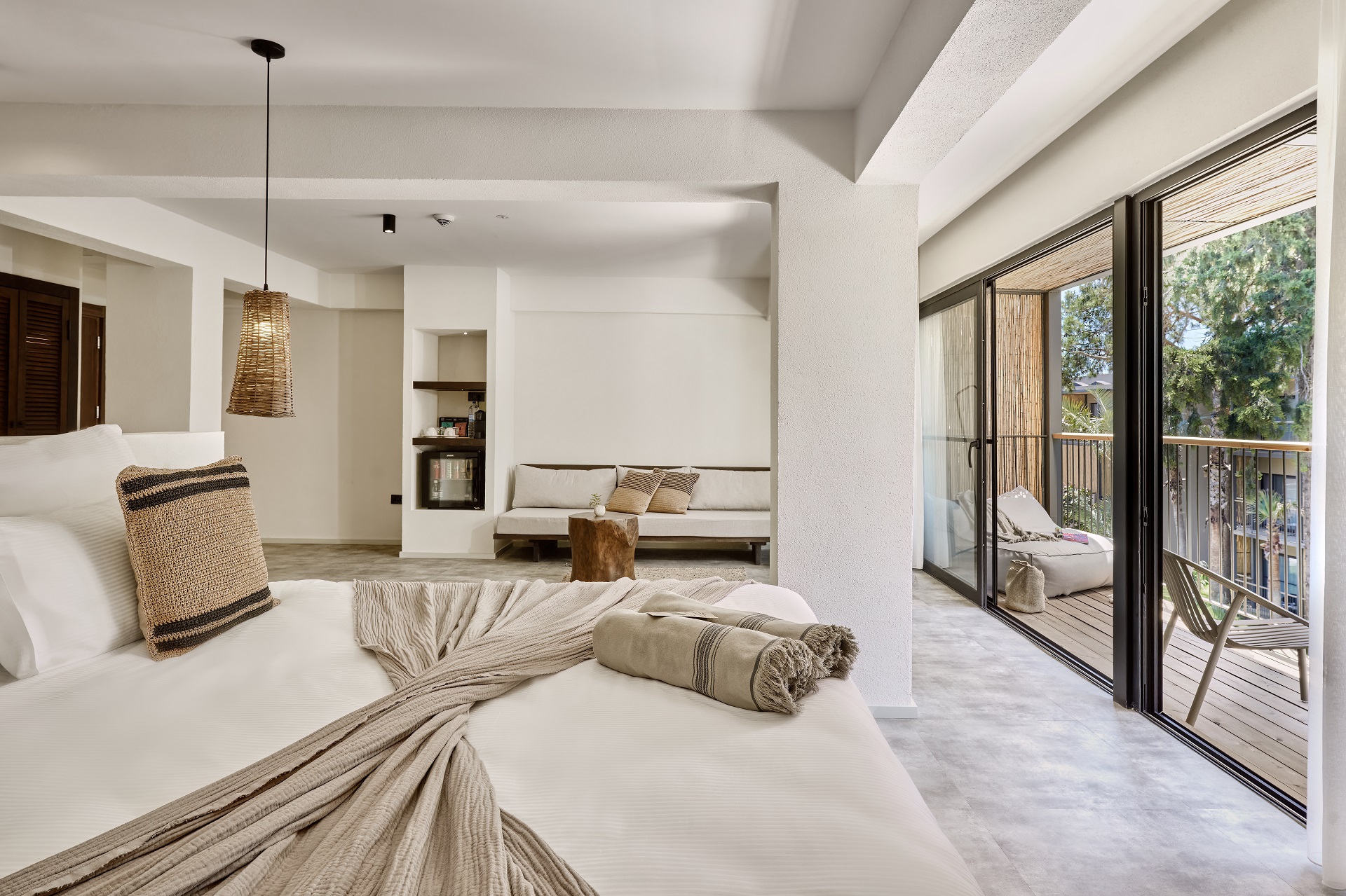 Double Deluxe Side Sea View