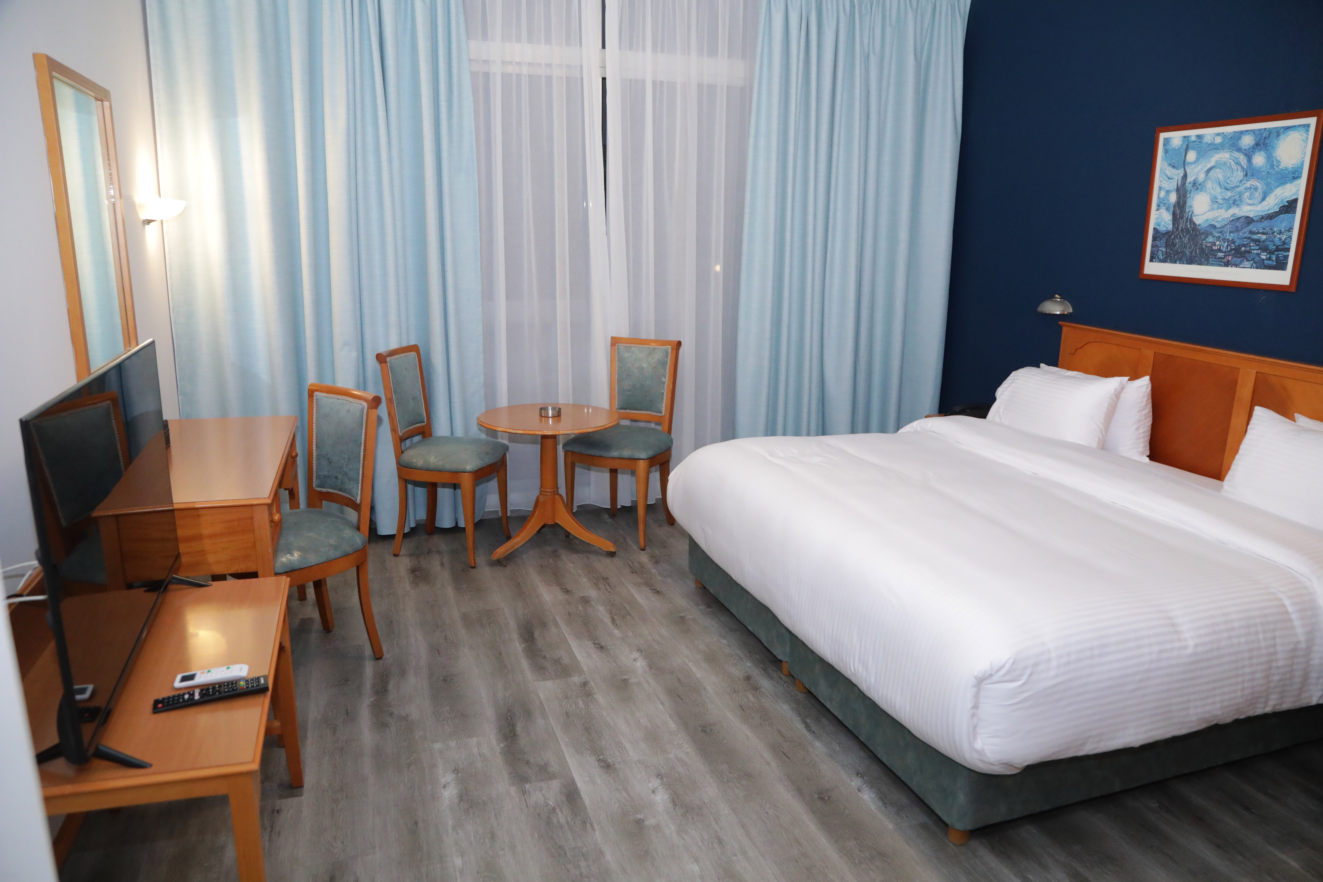 Double Deluxe King Bed