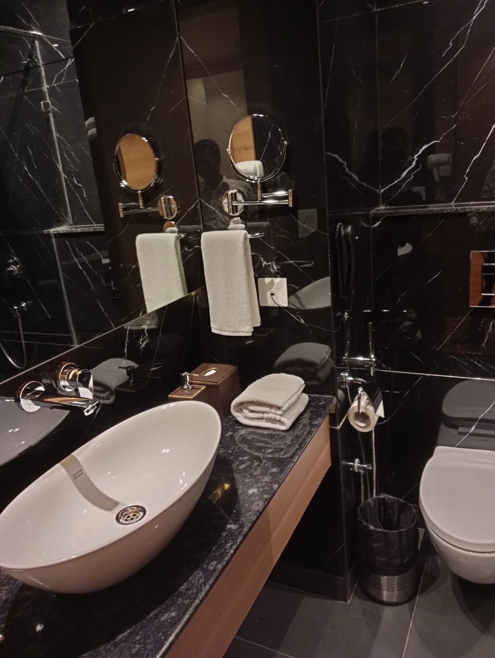 Double Deluxe One Bed