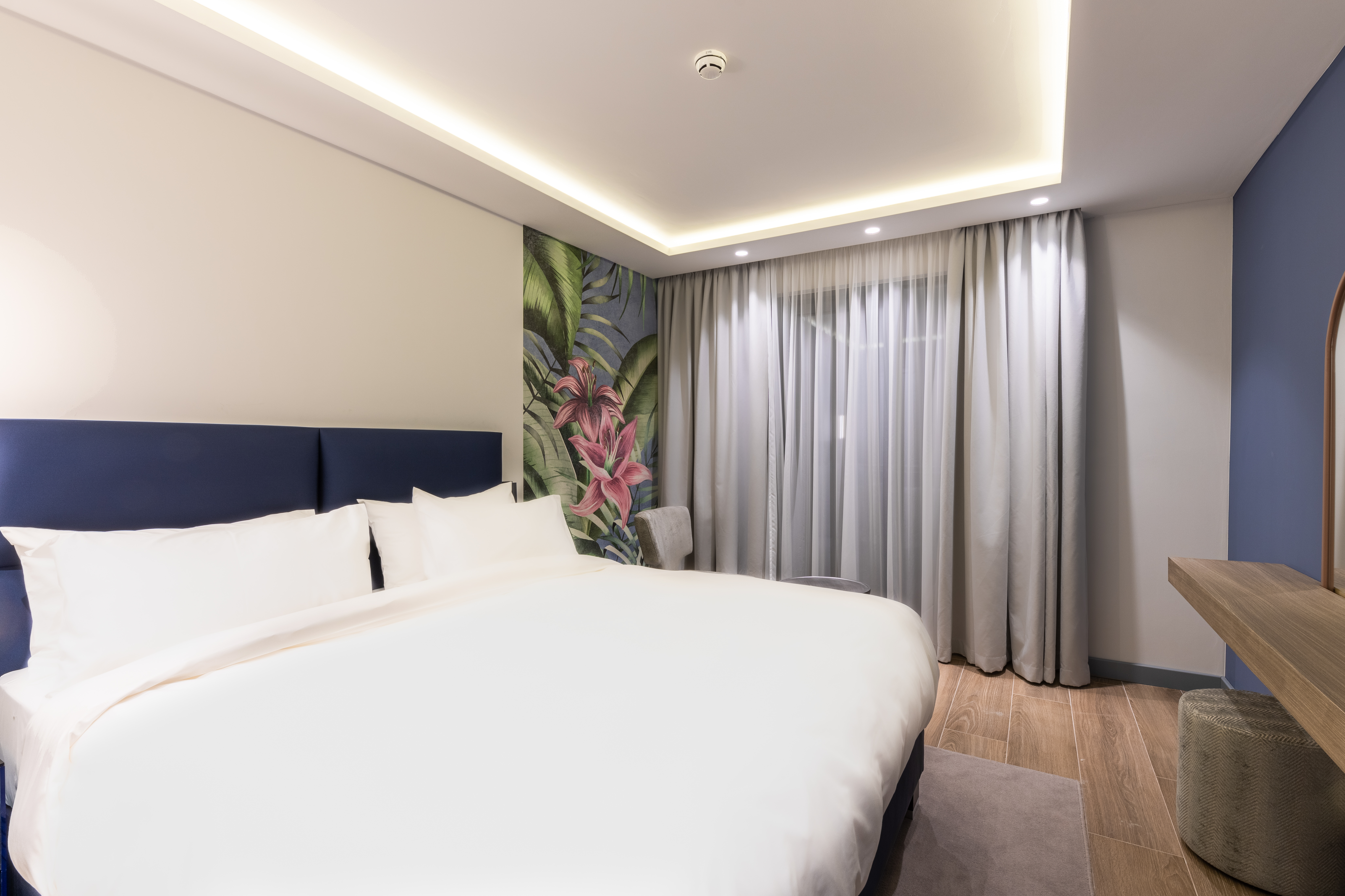 Double Classic King Bed