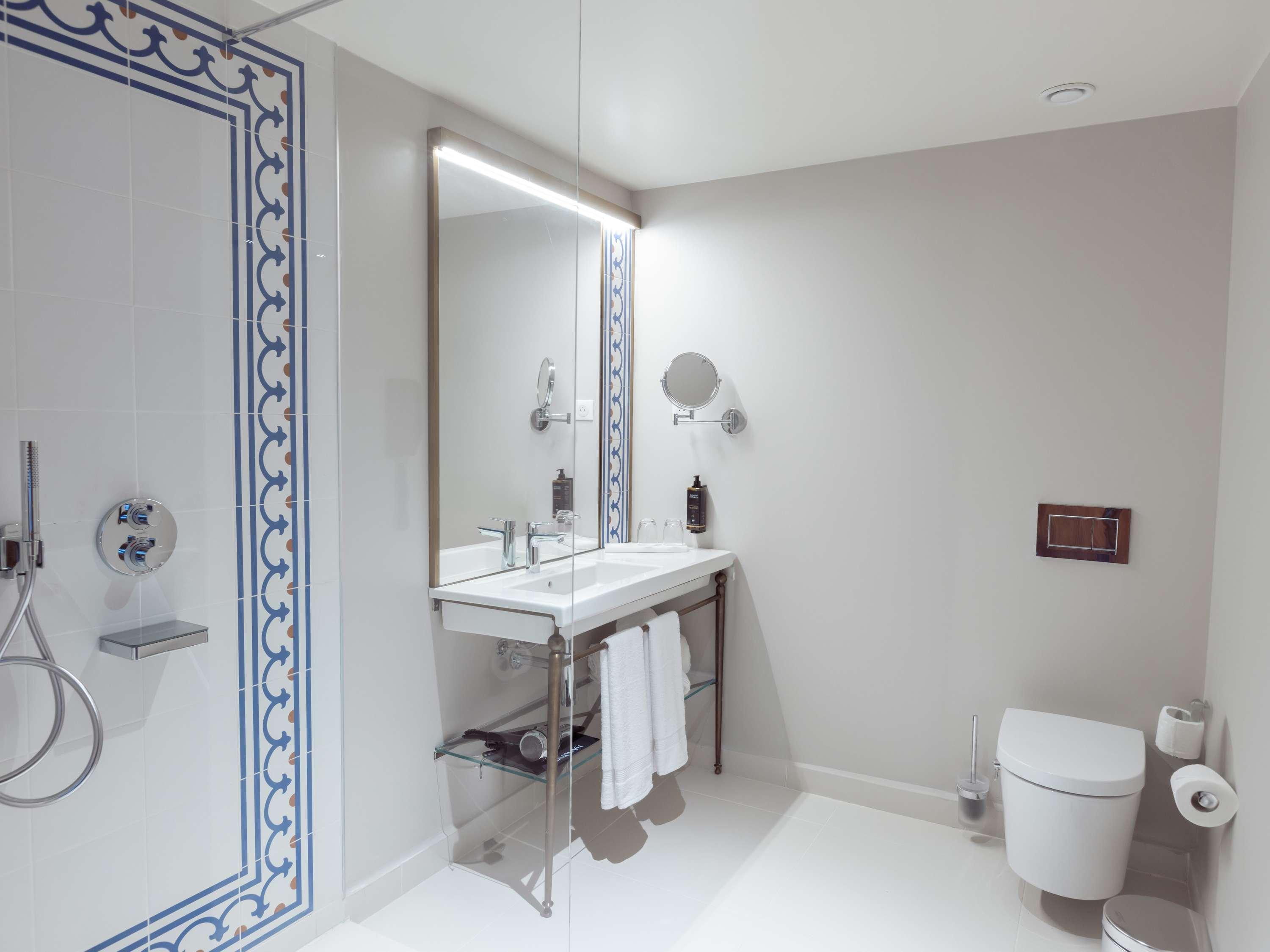 Double Classic King Bed