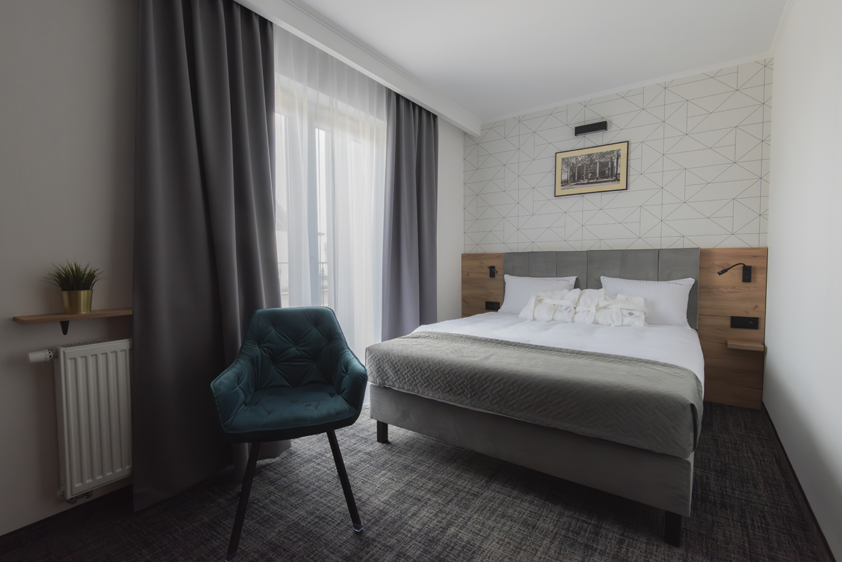 Double Deluxe One Bed