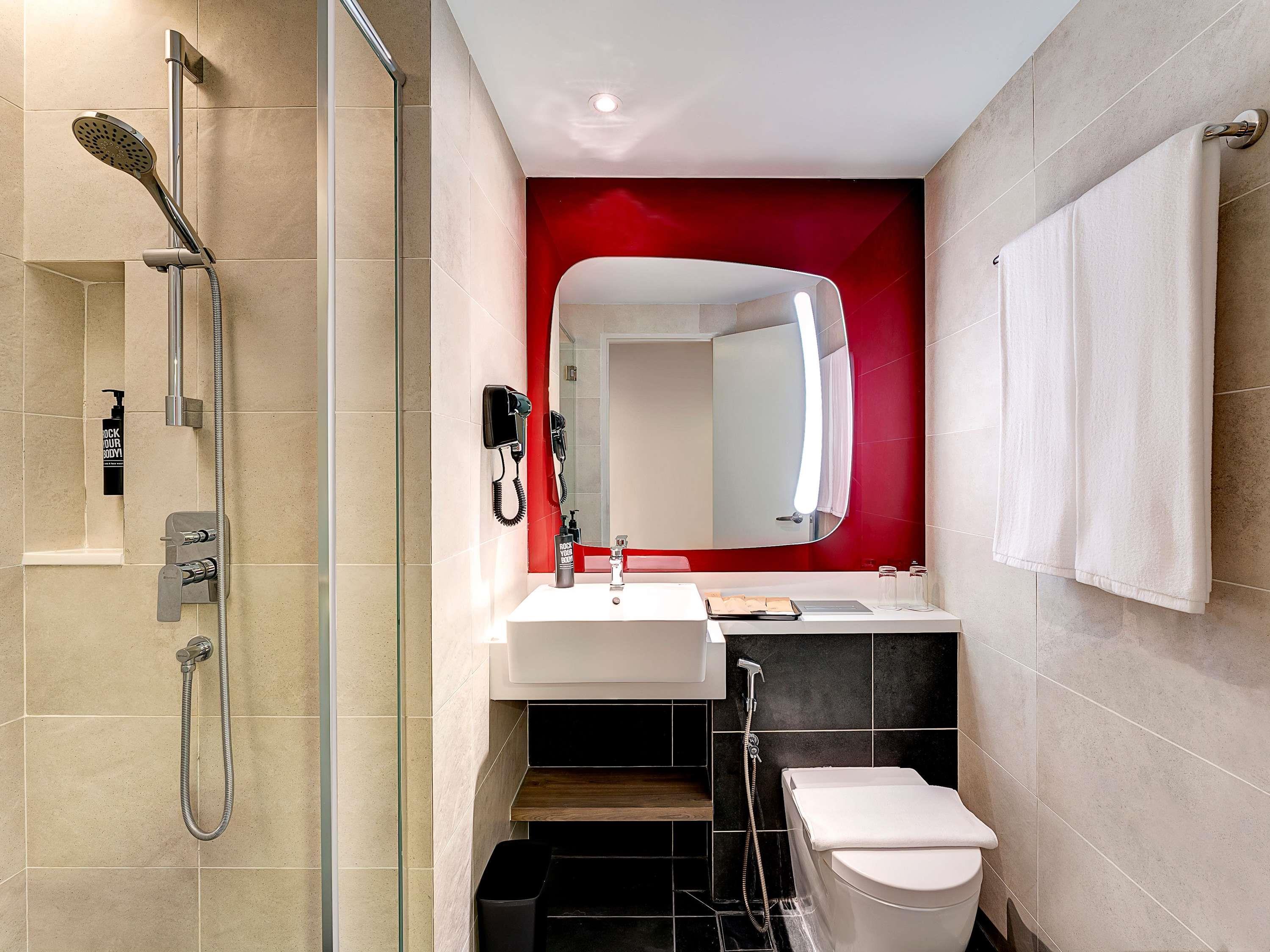 Double Queen Size Bed