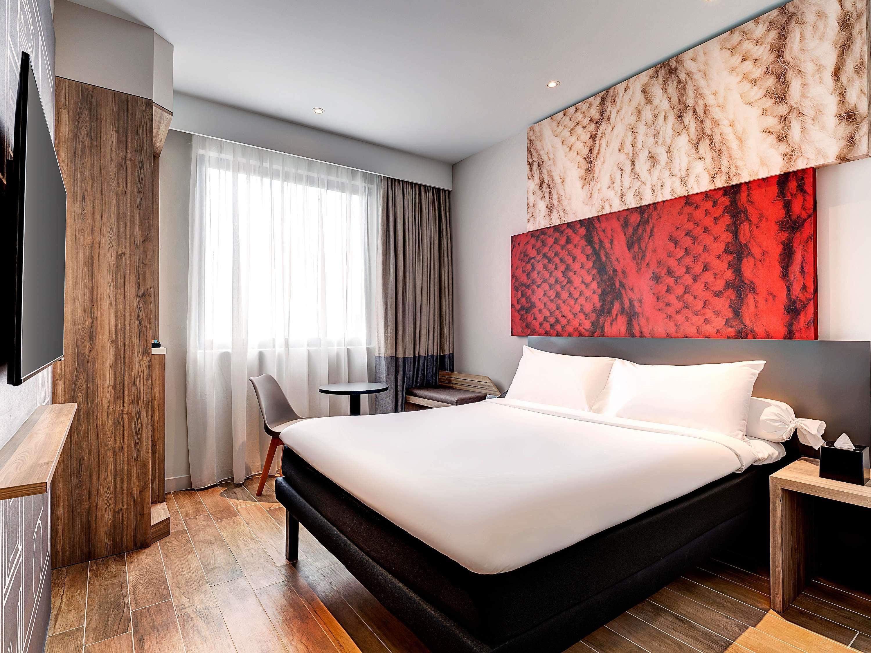 Double Queen Size Bed