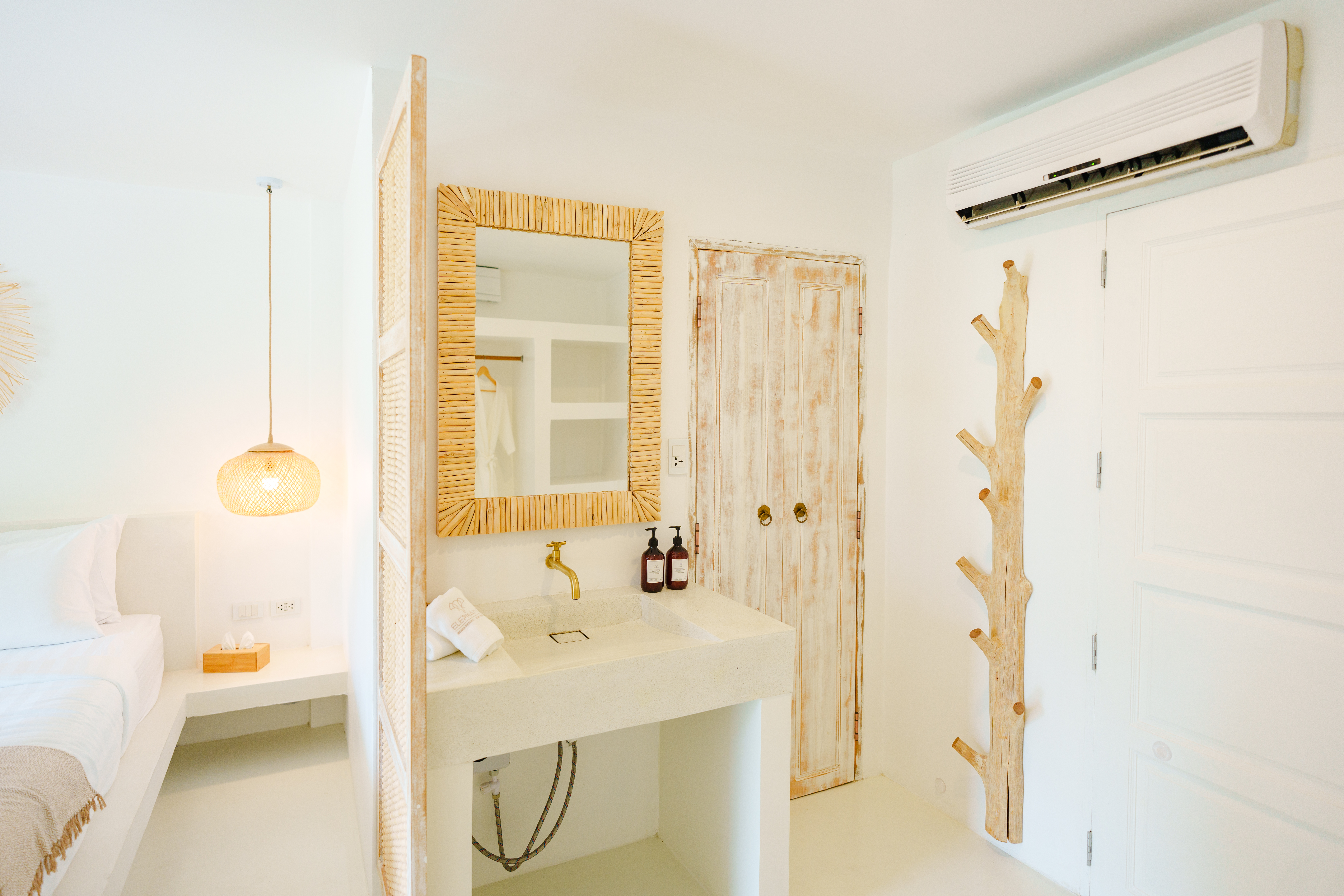 Room Deluxe with Balcony