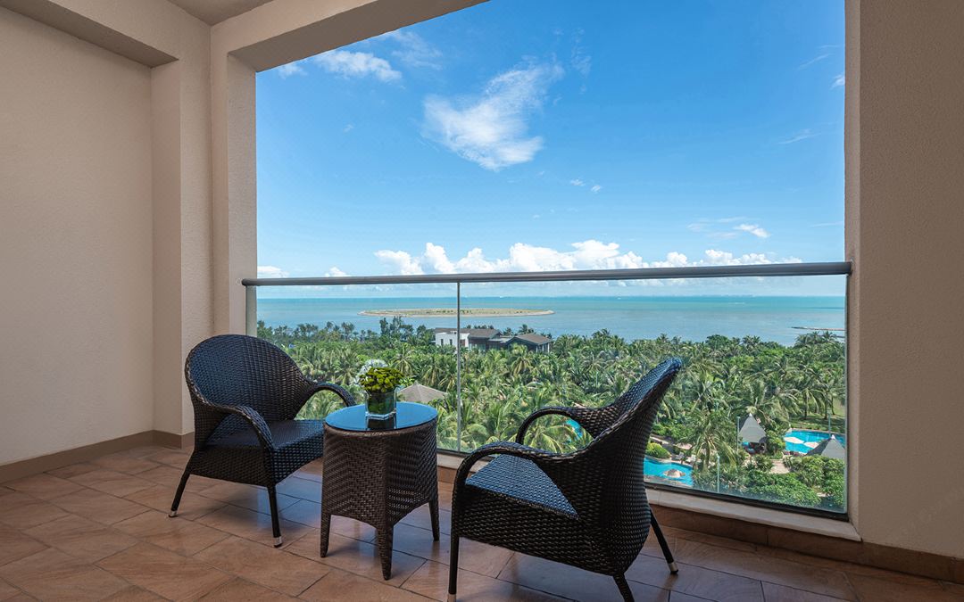 Twin Deluxe Ocean Front