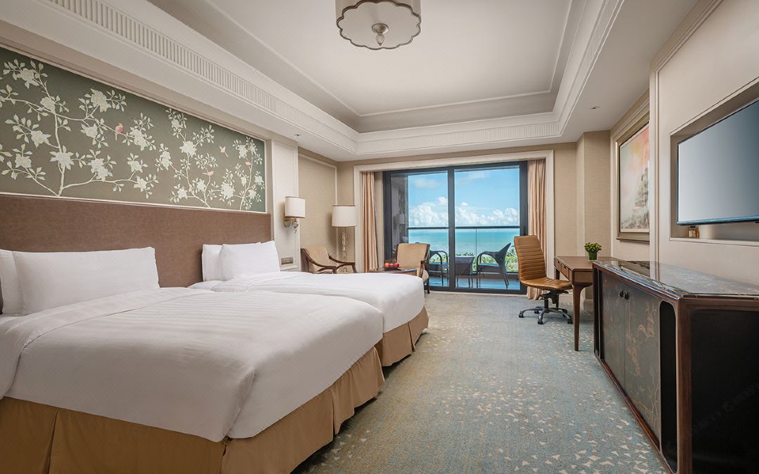 Twin Deluxe Ocean Front