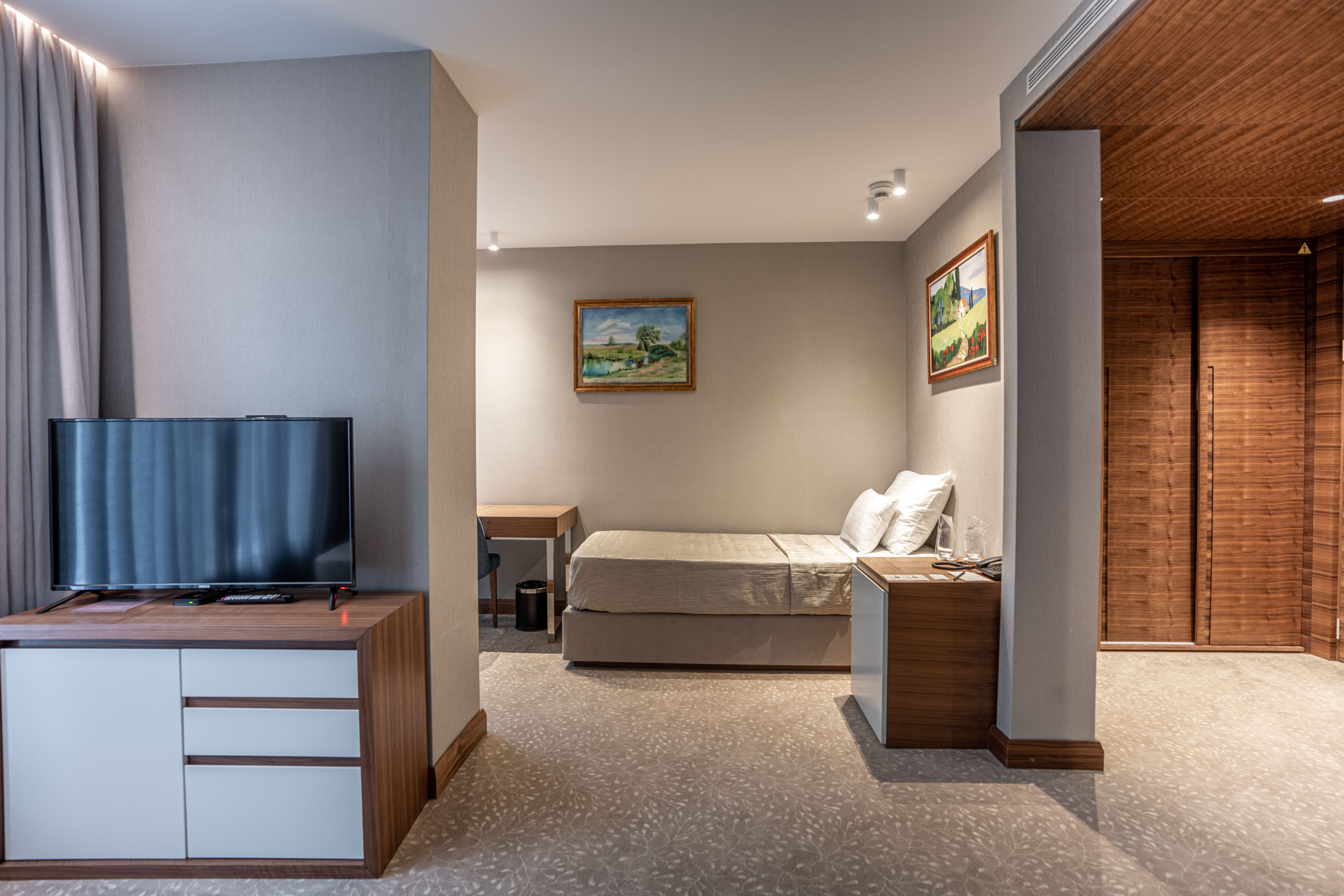 Double or Twin Deluxe