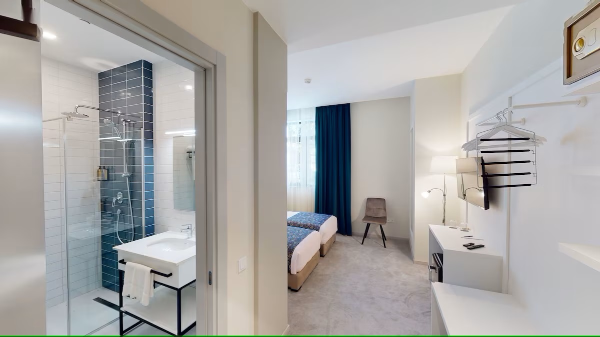 Double or Twin Standard